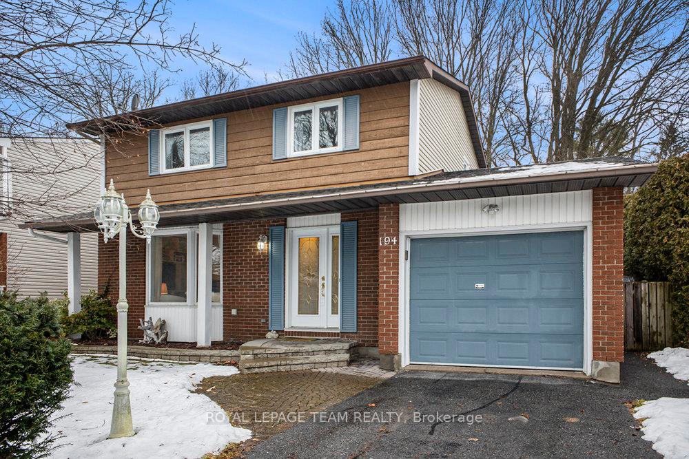 Photo 2 of 194 Barrow Crescent N, Ottawa, Kanata - Katimavik — HOMEH