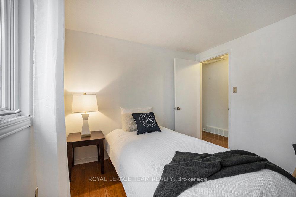 Photo 15 of 194 Barrow Crescent N, Ottawa, Kanata - Katimavik — HOMEH