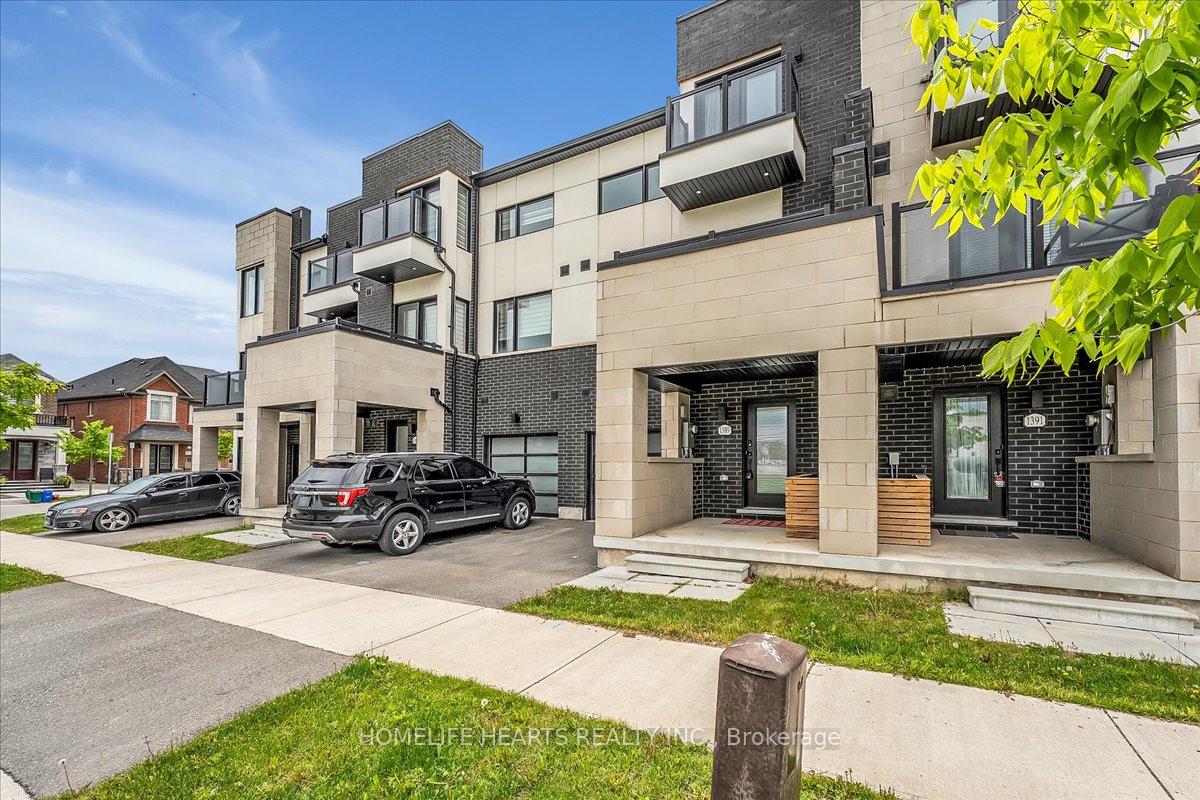 Photo 6 of 1389 Clarriage Court E, Milton, Ford — HOMEH