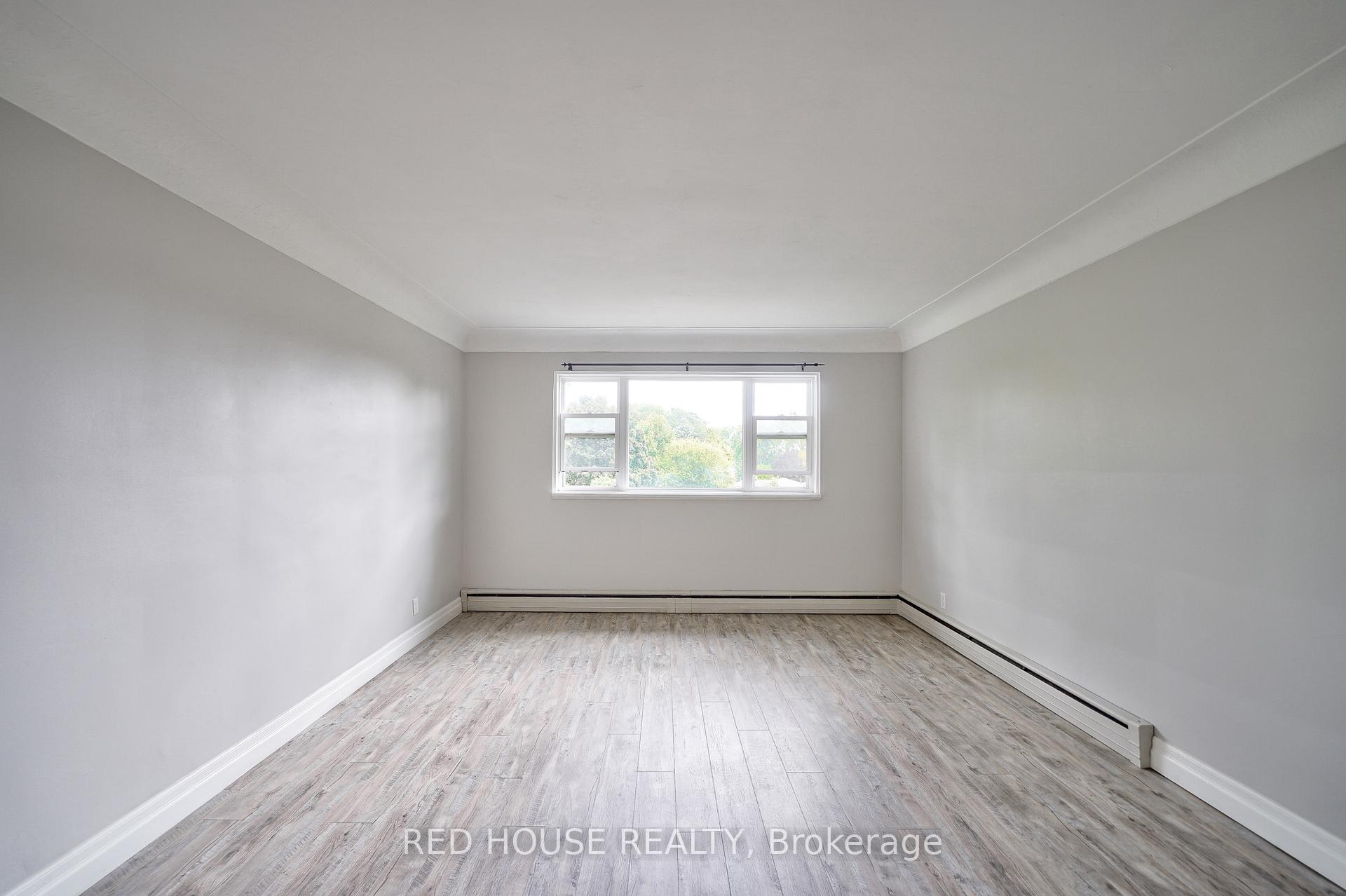 Photo 11 of Unit 6, 75 East Street S, Hamilton, Dundas — HOMEH