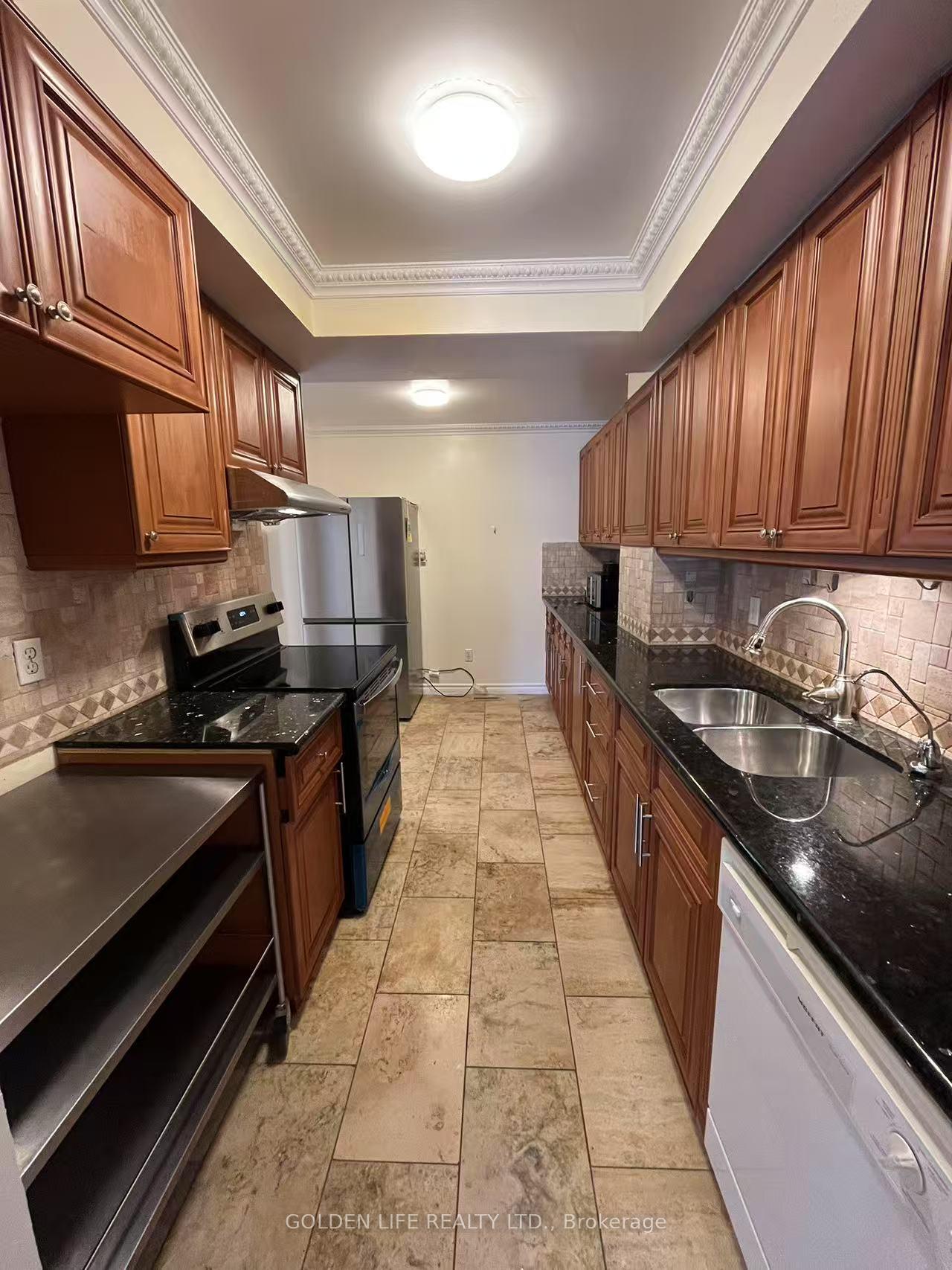 Photo 5 of 156 Tamarack Drive, Markham, Aileen-Willowbrook — HOMEH