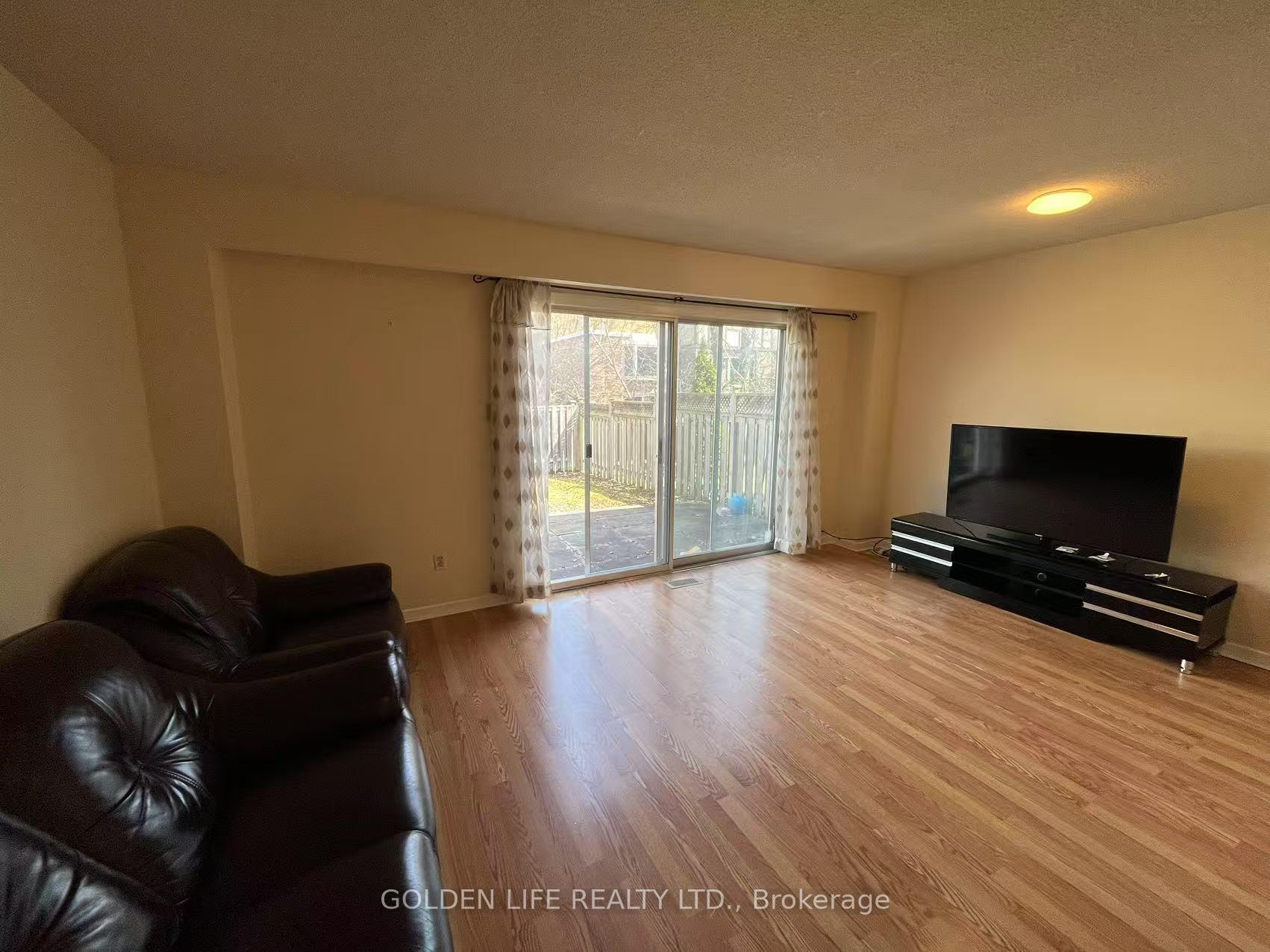 Photo 6 of 156 Tamarack Drive, Markham, Aileen-Willowbrook — HOMEH