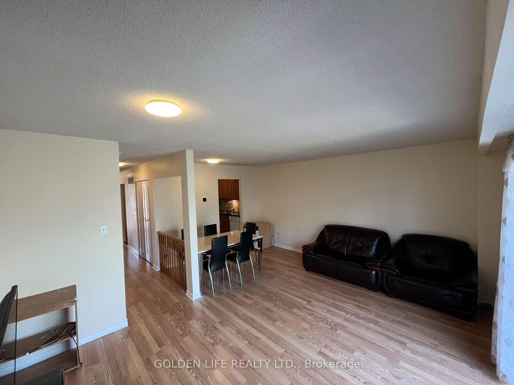 Photo 7 of 156 Tamarack Drive, Markham, Aileen-Willowbrook — HOMEH