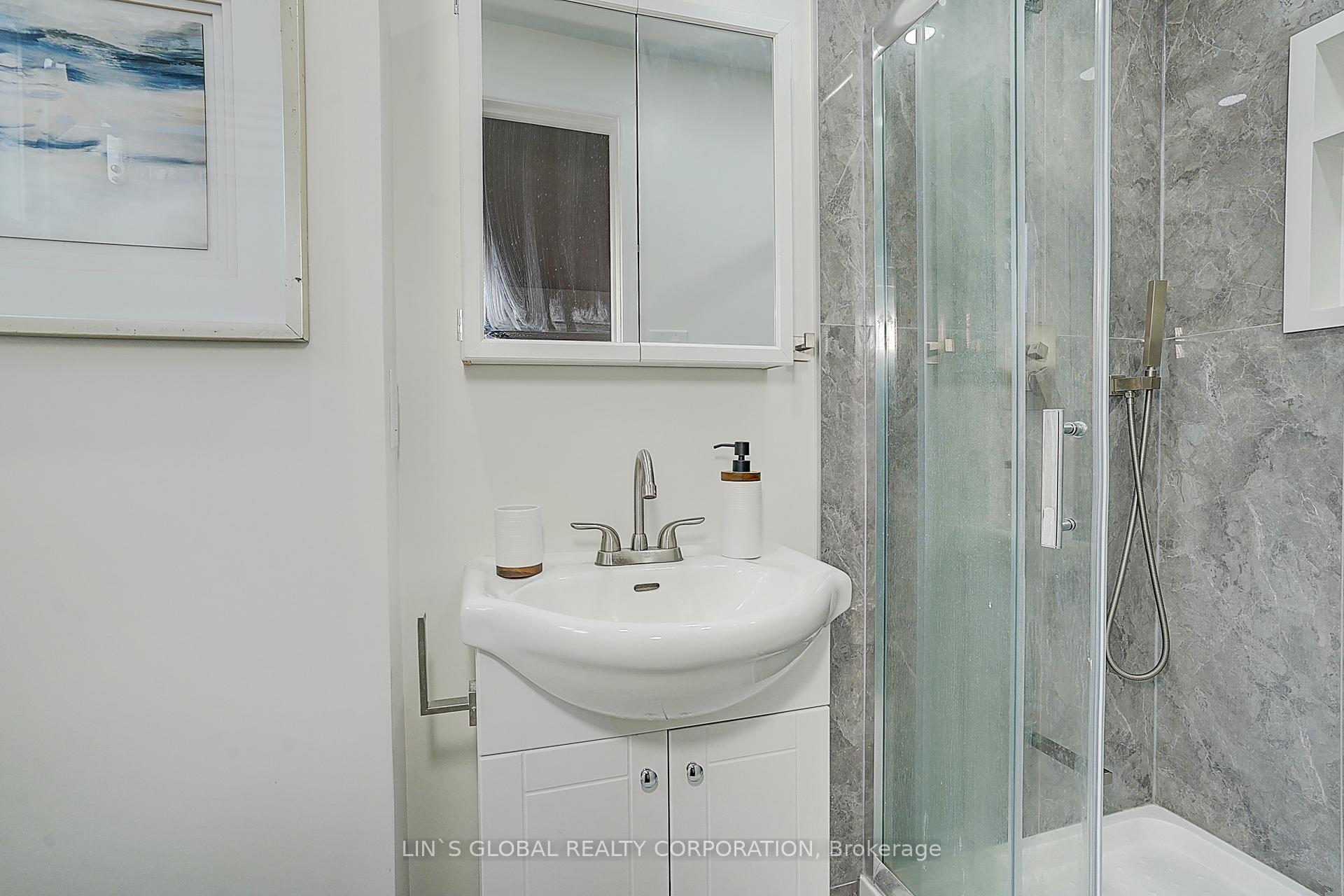 Photo 38 of 56 Upton Crescent, Markham, Milliken Mills West — HOMEH