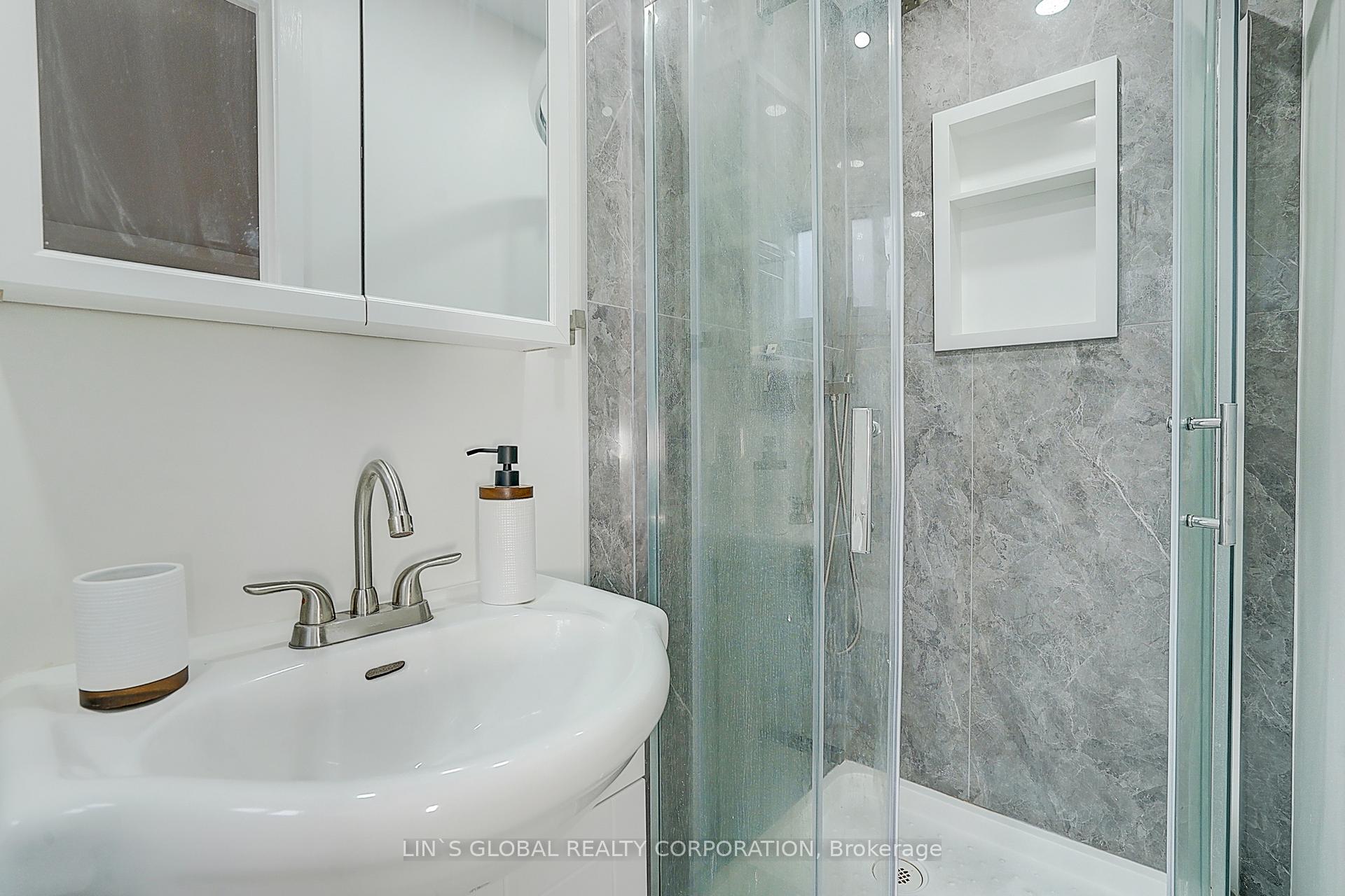Photo 39 of 56 Upton Crescent, Markham, Milliken Mills West — HOMEH