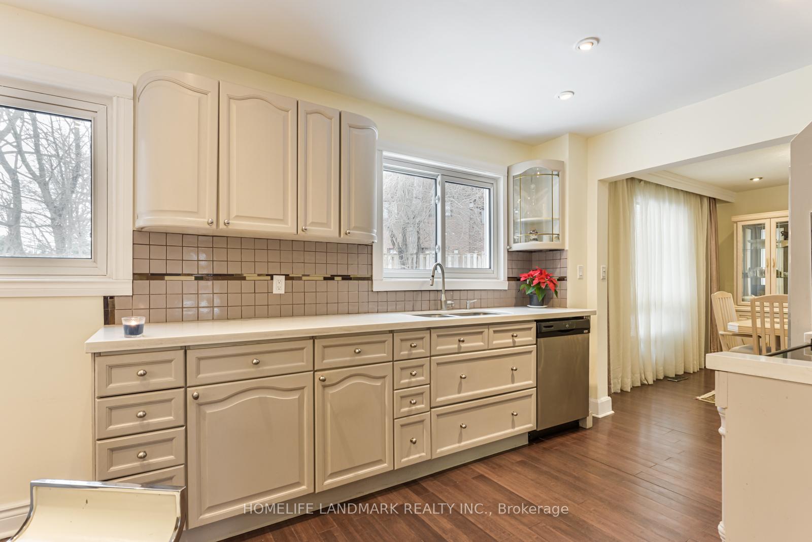 Photo 4 of 46 Jondan Crescent, Markham, Royal Orchard — HOMEH