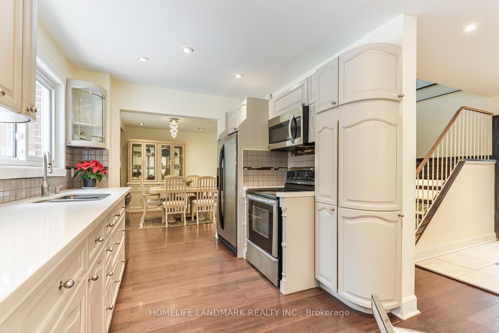 Photo 7 of 46 Jondan Crescent, Markham, Royal Orchard — HOMEH