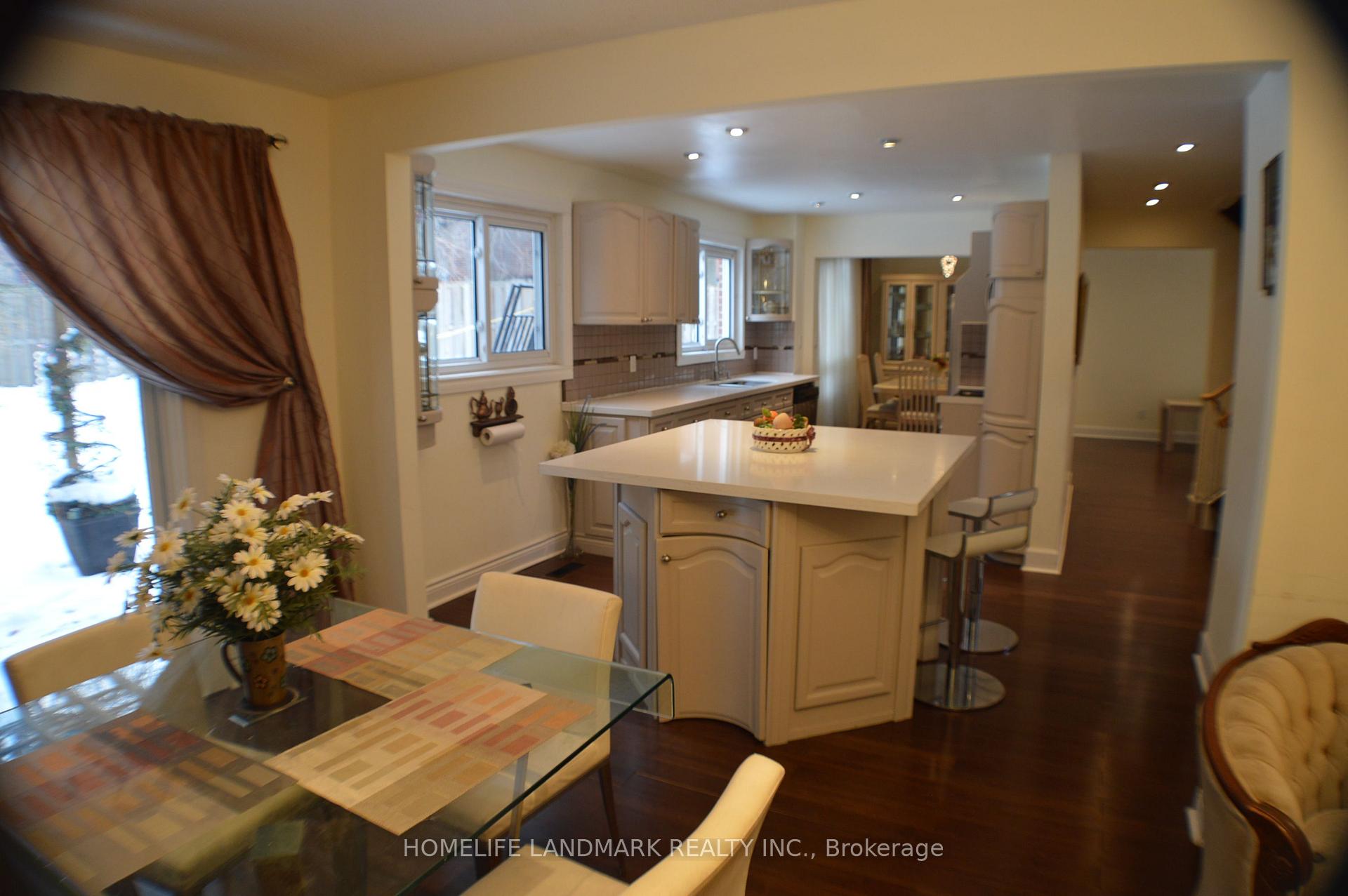 Photo 9 of 46 Jondan Crescent, Markham, Royal Orchard — HOMEH