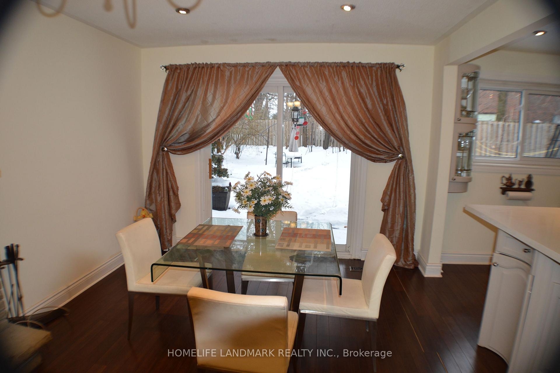 Photo 10 of 46 Jondan Crescent, Markham, Royal Orchard — HOMEH