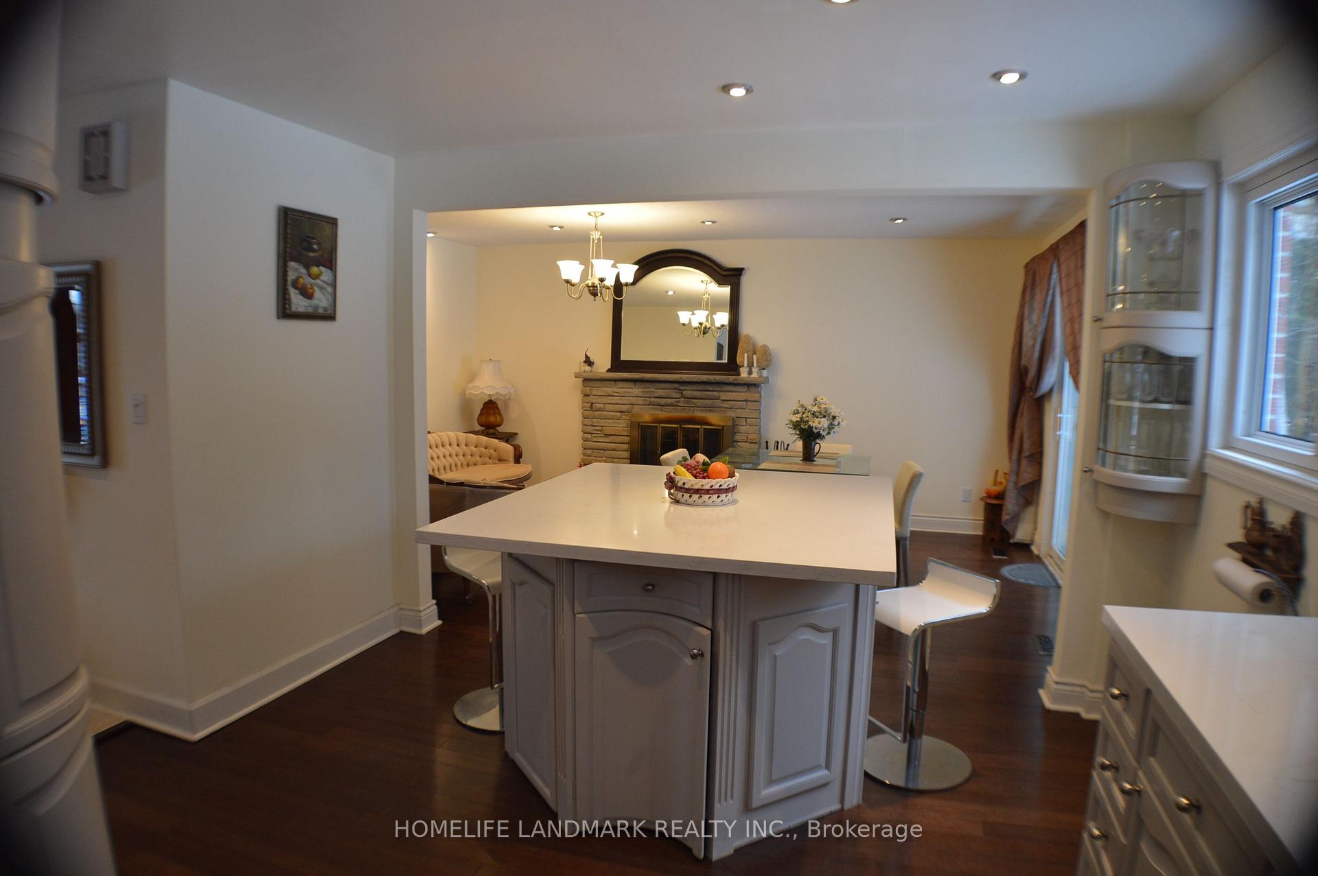 Photo 12 of 46 Jondan Crescent, Markham, Royal Orchard — HOMEH