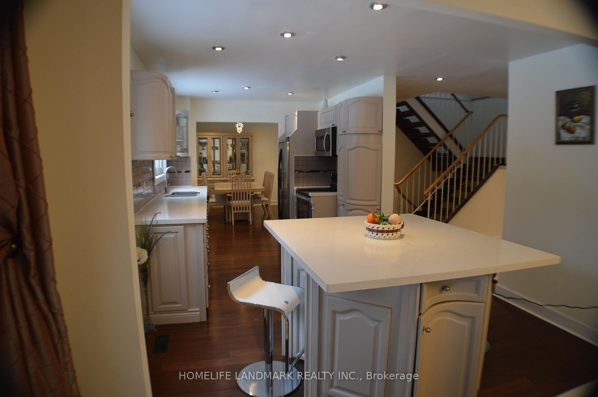 Photo 15 of 46 Jondan Crescent, Markham, Royal Orchard — HOMEH