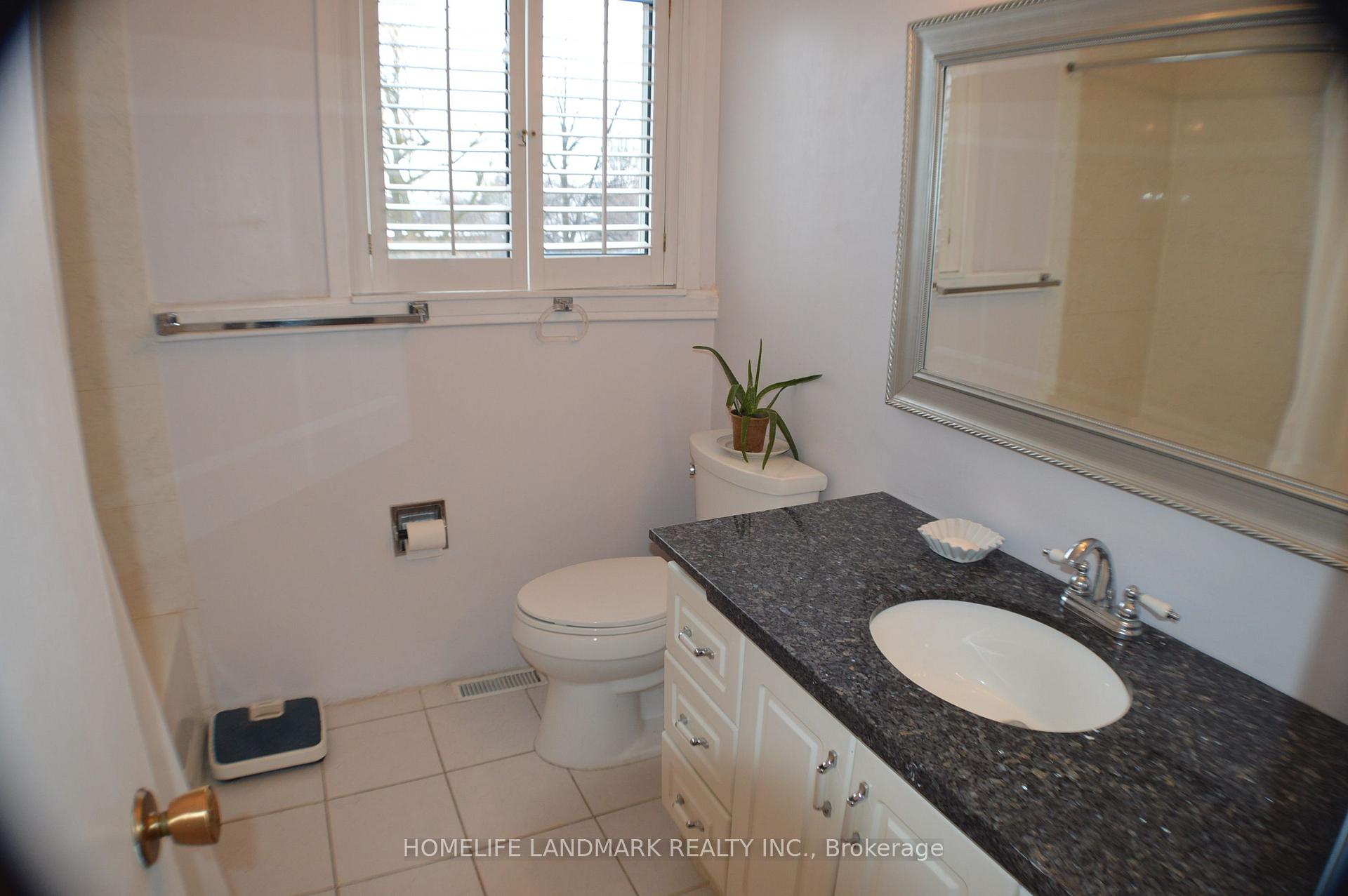 Photo 18 of 46 Jondan Crescent, Markham, Royal Orchard — HOMEH