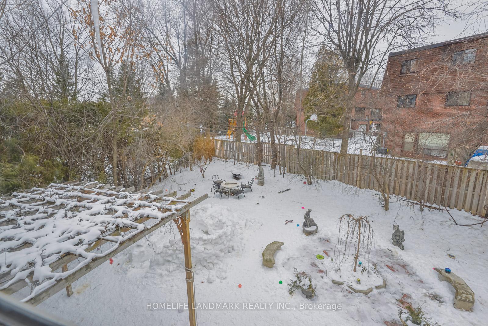 Photo 32 of 46 Jondan Crescent, Markham, Royal Orchard — HOMEH