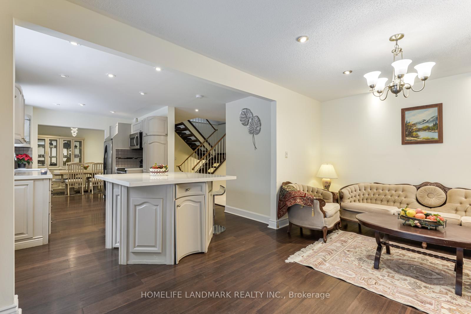 Photo 35 of 46 Jondan Crescent, Markham, Royal Orchard — HOMEH