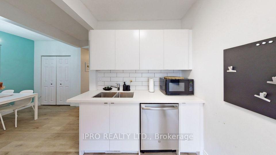 Photo 6 of Unit 2, 75 Ontario Avenue, Hamilton, Stinson — HOMEH