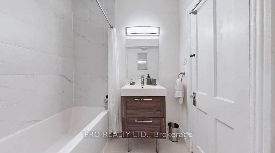 Photo 14 of Unit 2, 75 Ontario Avenue, Hamilton, Stinson — HOMEH