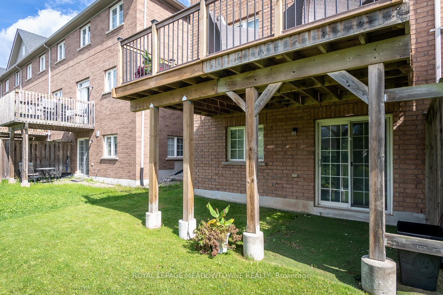 Photo 3 of Unit 16, 745 Farmstead Drive, Milton, Willmott — HOMEH