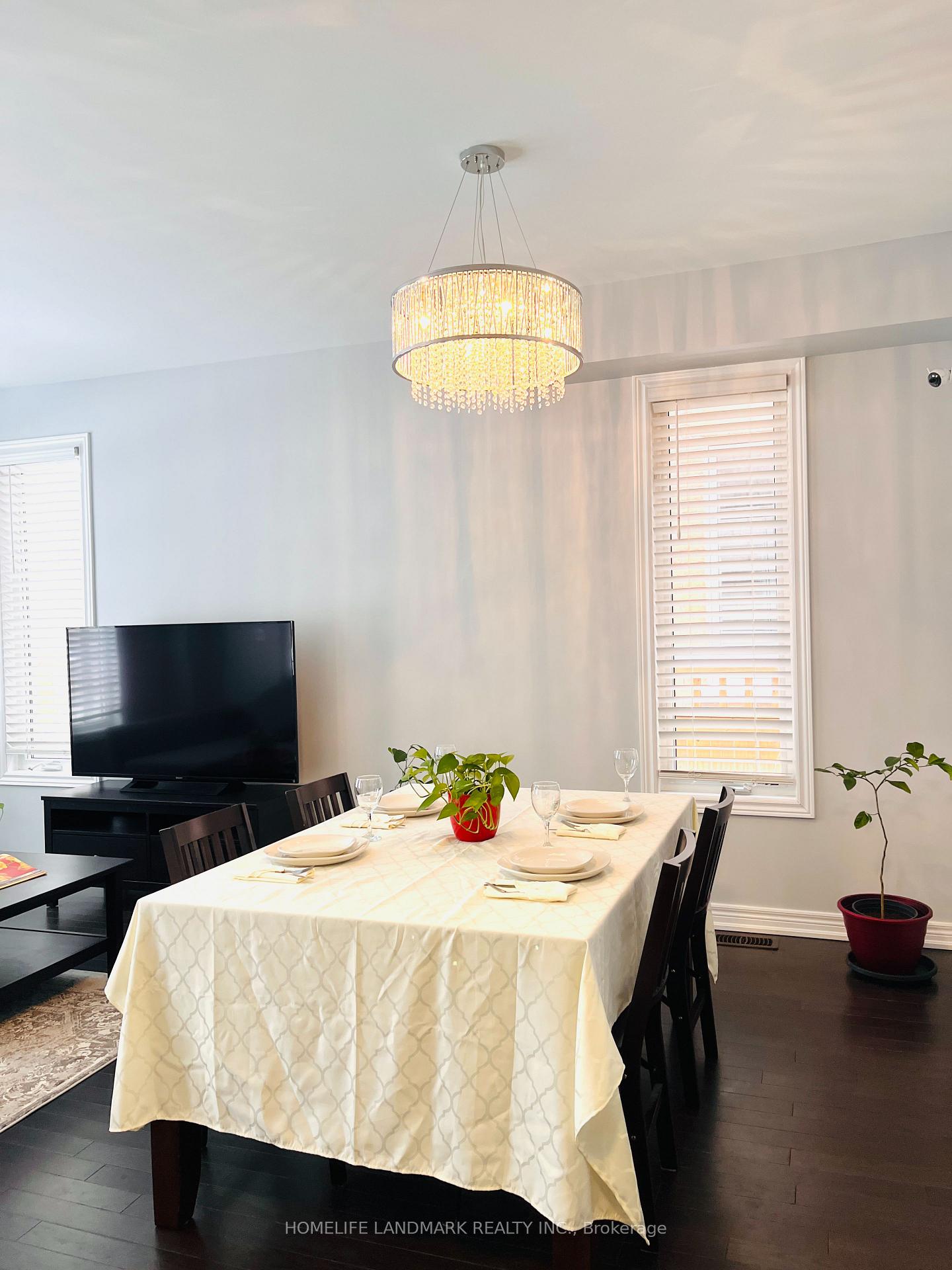 Photo 5 of 21 Sunnyside Hill Road, Markham, Cornell — HOMEH