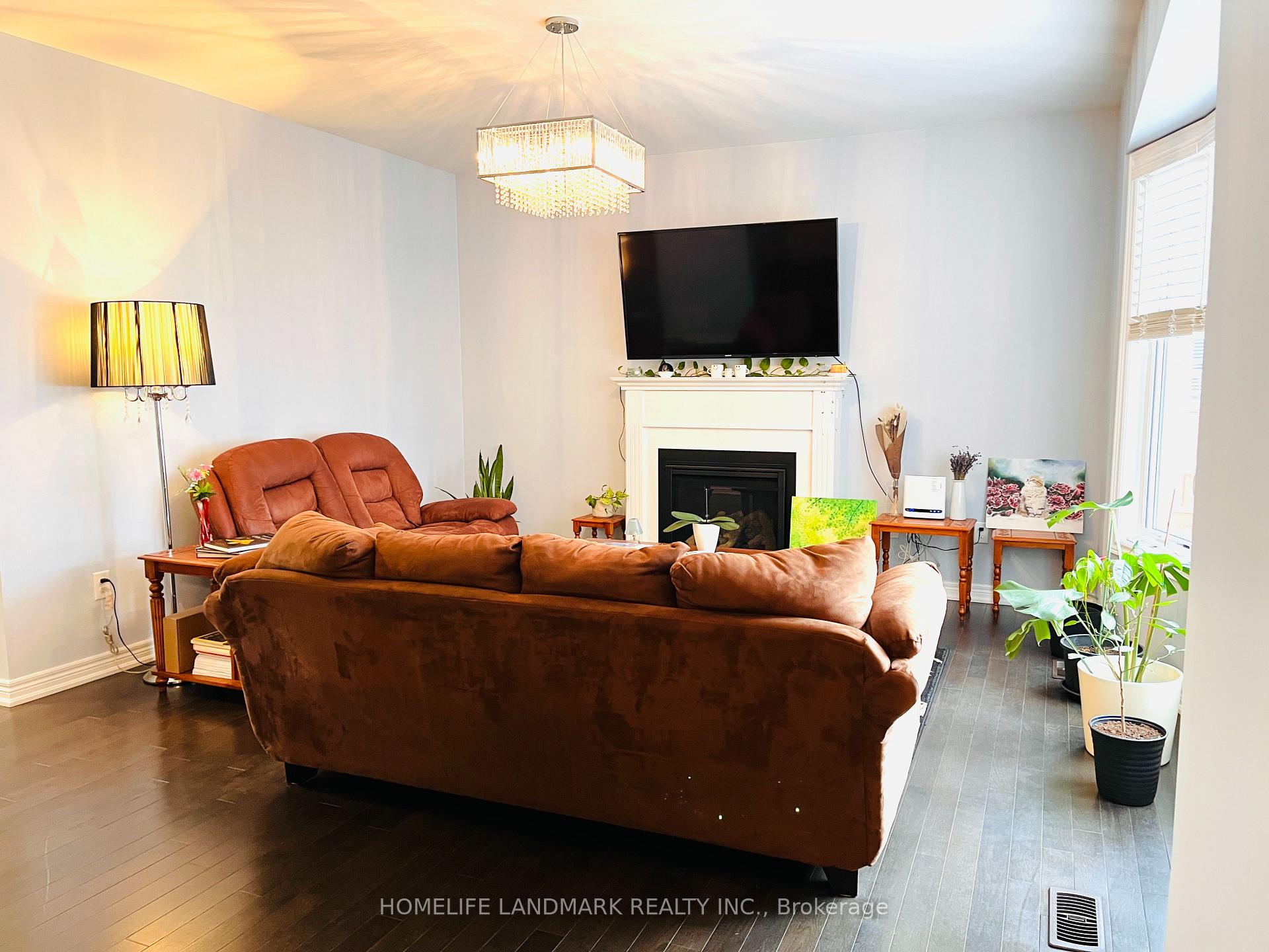 Photo 7 of 21 Sunnyside Hill Road, Markham, Cornell — HOMEH