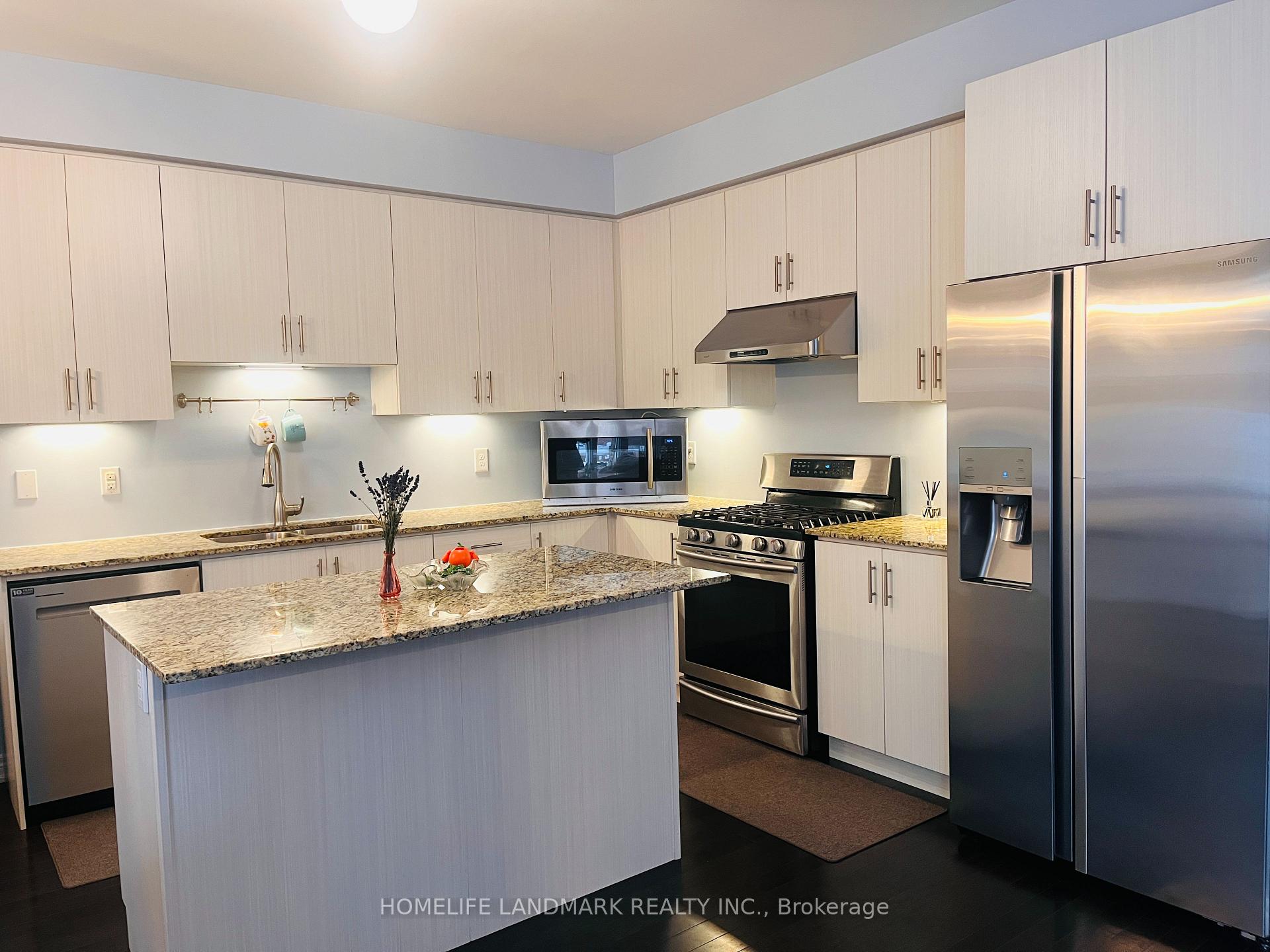 Photo 11 of 21 Sunnyside Hill Road, Markham, Cornell — HOMEH
