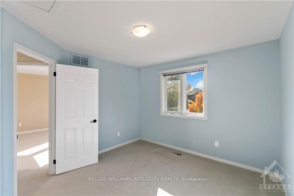 Photo 10 of 218 Walden Drive, Ottawa, Kanata - Beaverbrook — HOMEH
