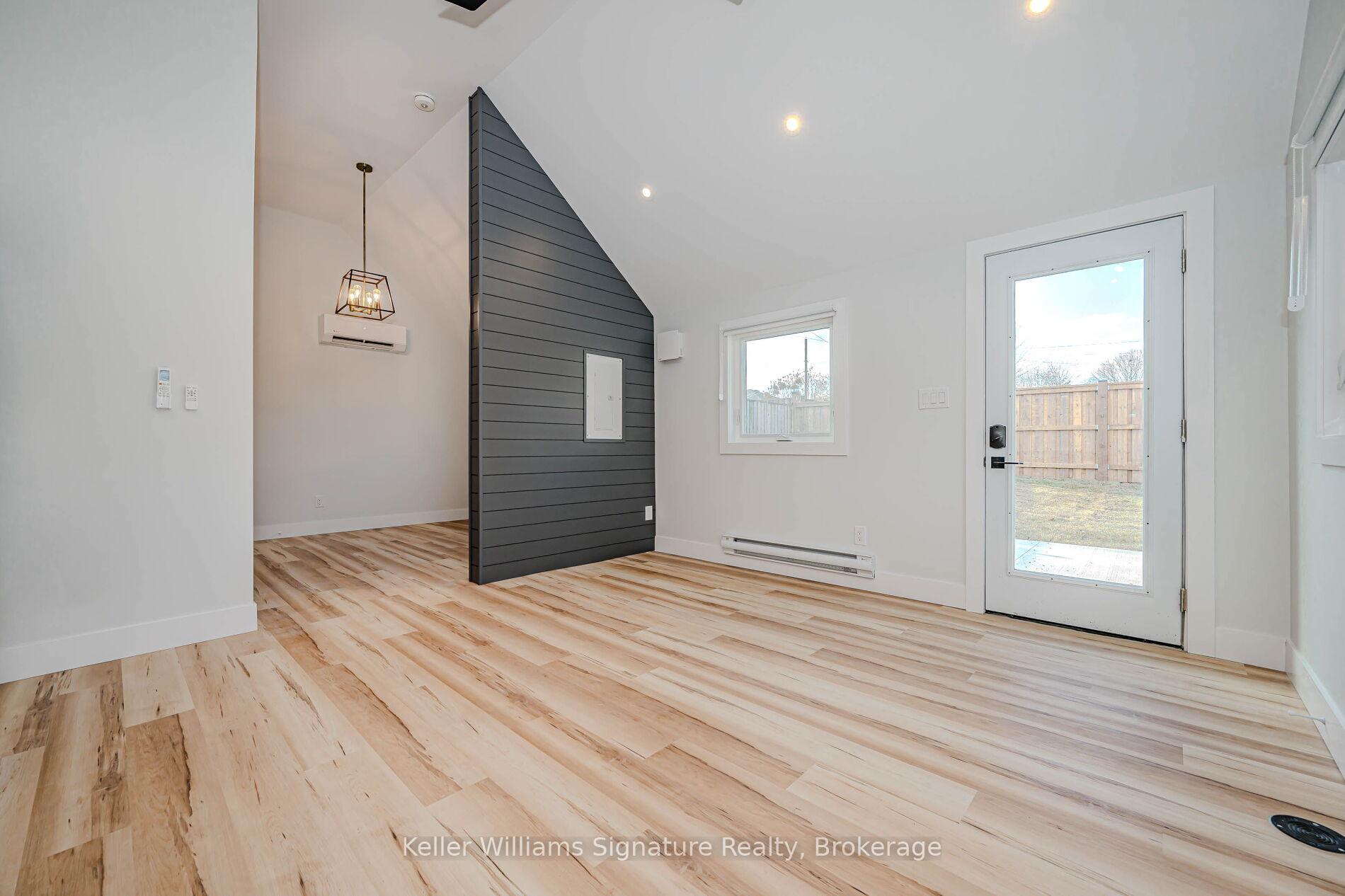 Photo 8 of Unit 3, 38 Endfield Avenue, Hamilton, Huntington — HOMEH