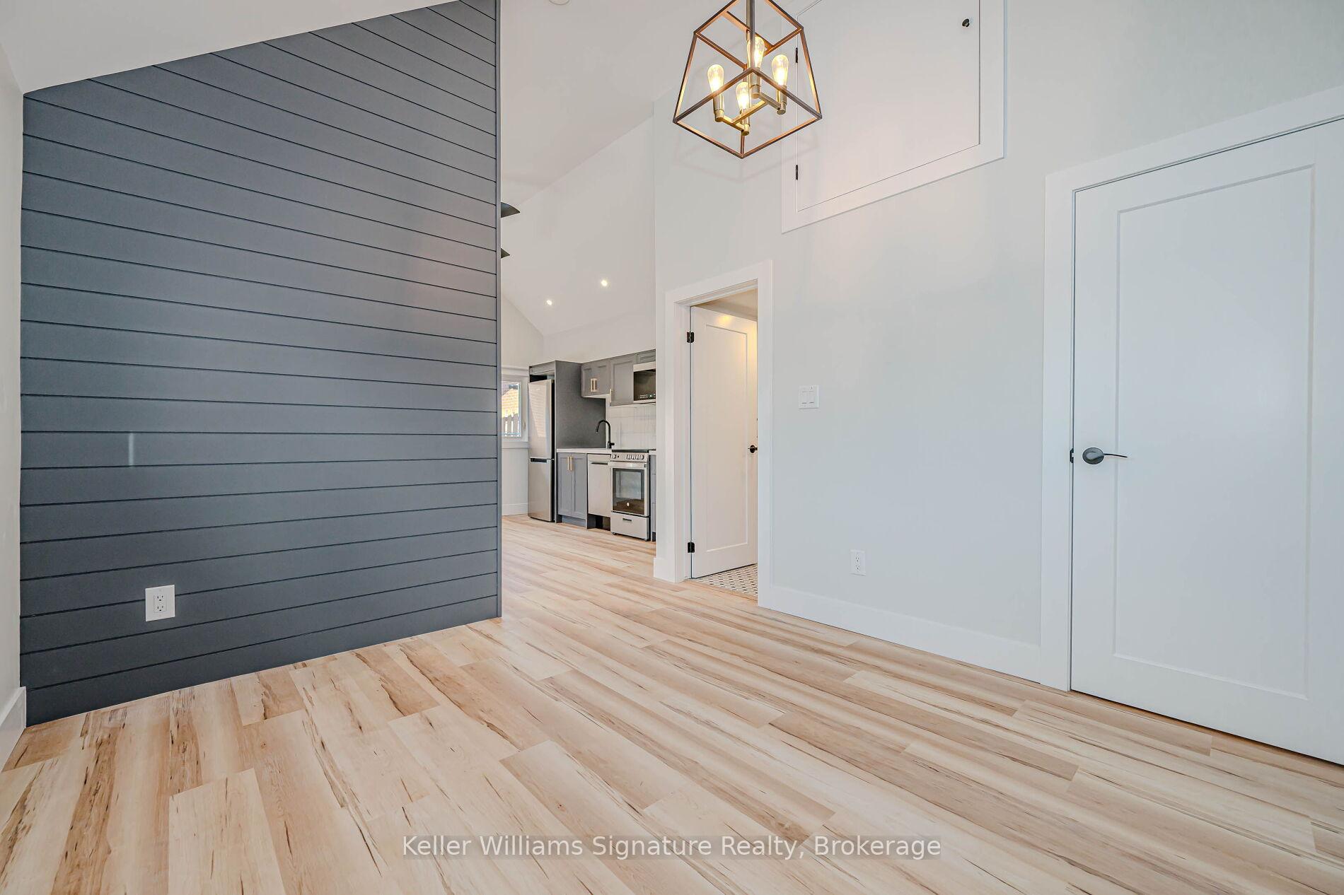 Photo 12 of Unit 3, 38 Endfield Avenue, Hamilton, Huntington — HOMEH