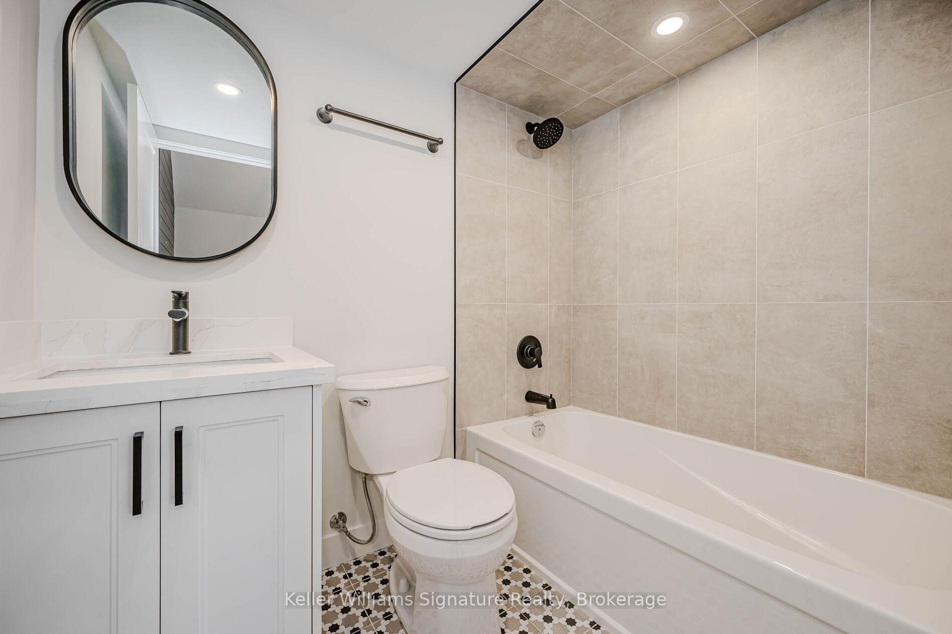Photo 13 of Unit 3, 38 Endfield Avenue, Hamilton, Huntington — HOMEH