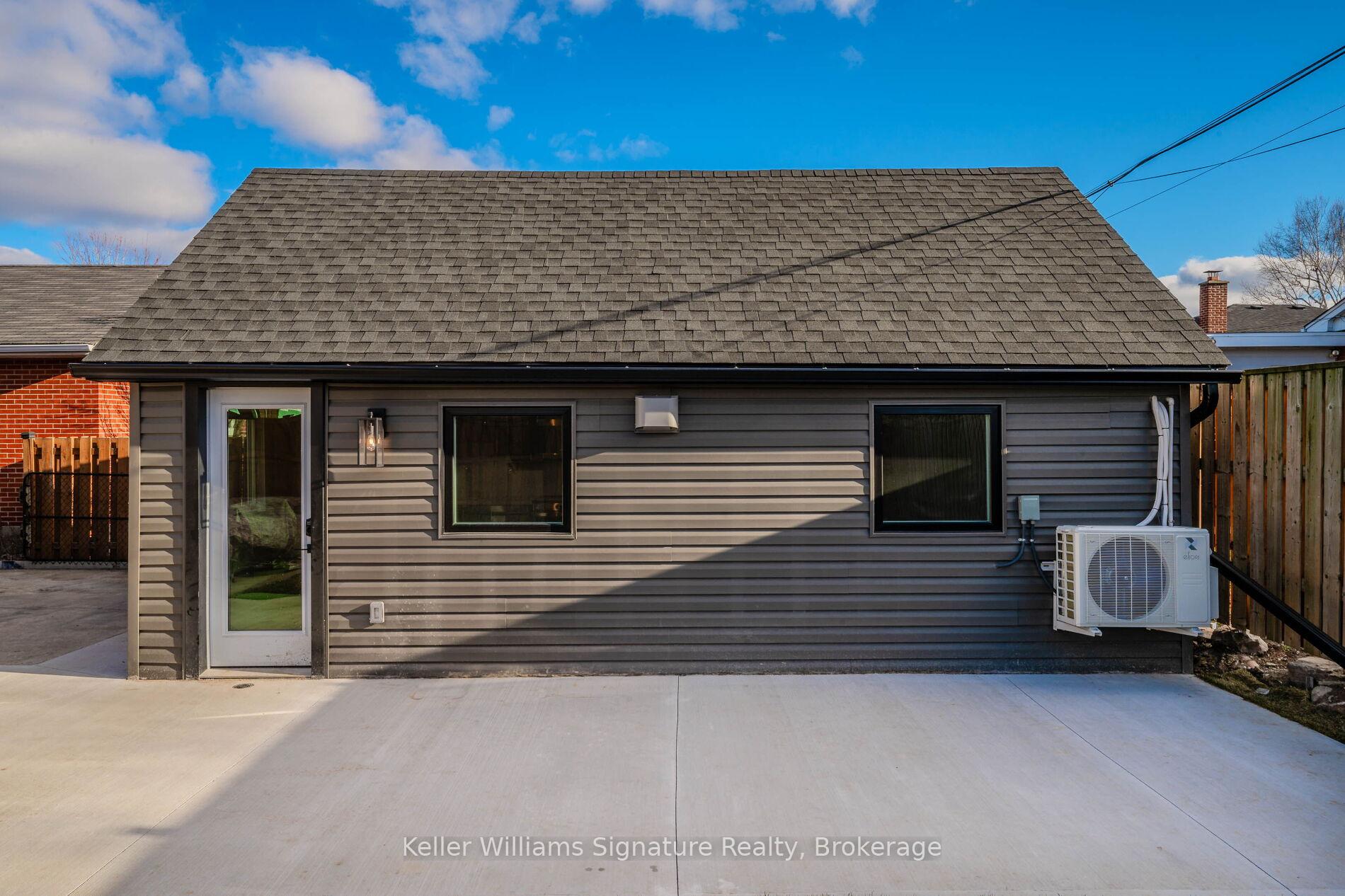 Photo 17 of Unit 3, 38 Endfield Avenue, Hamilton, Huntington — HOMEH