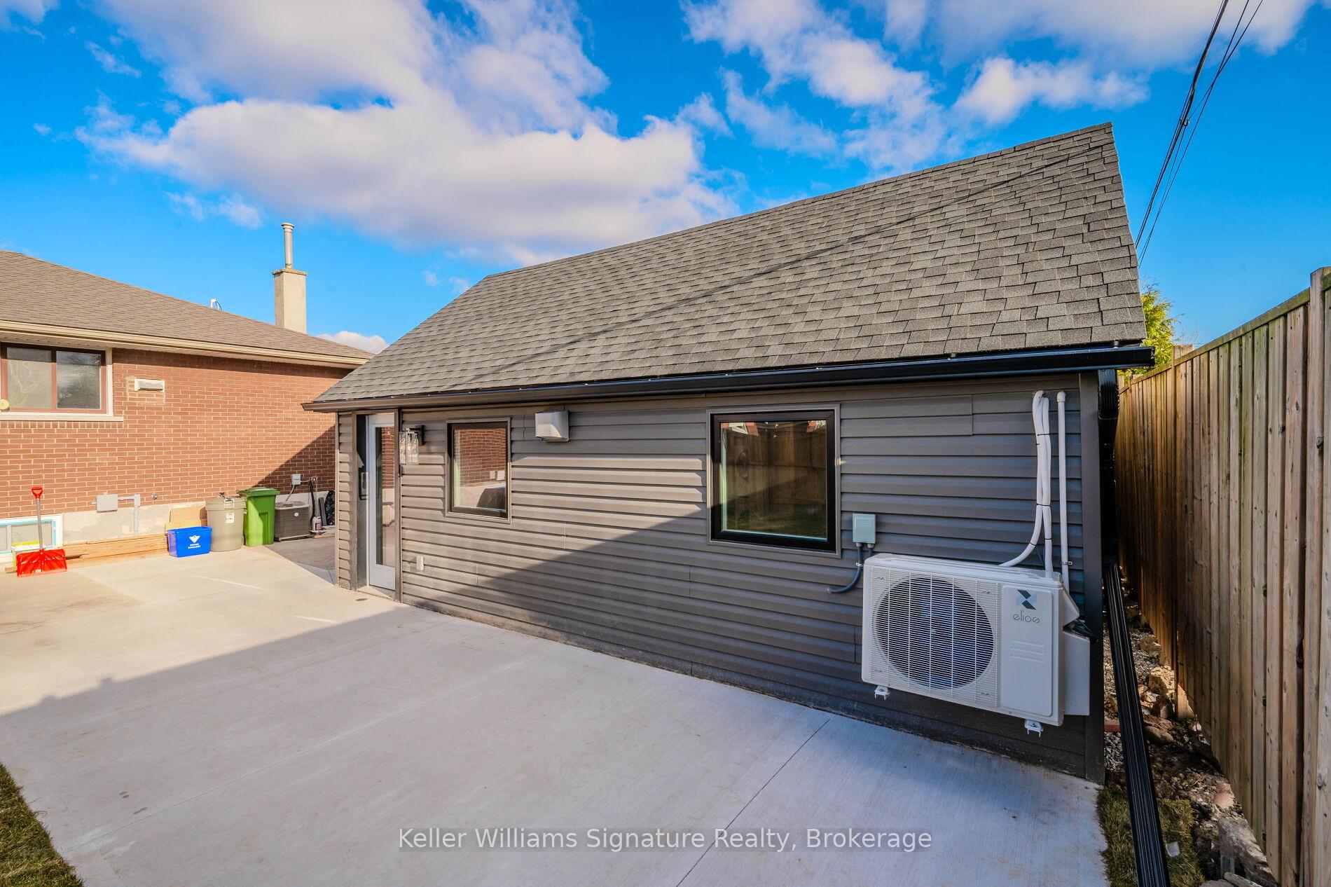 Photo 18 of Unit 3, 38 Endfield Avenue, Hamilton, Huntington — HOMEH