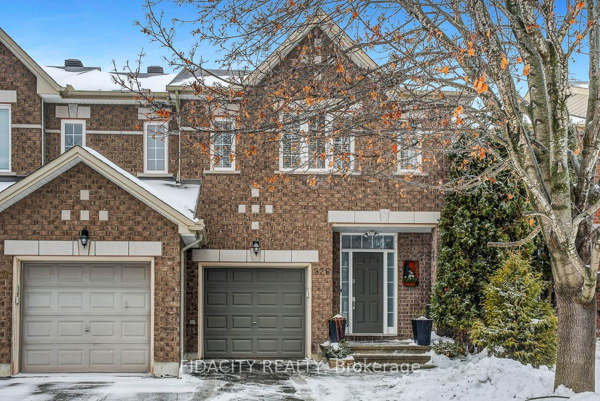 Photo 2 of 226 Saddlesmith Circle, Ottawa, Kanata - Emerald Meadows/Trailwest — HOMEH