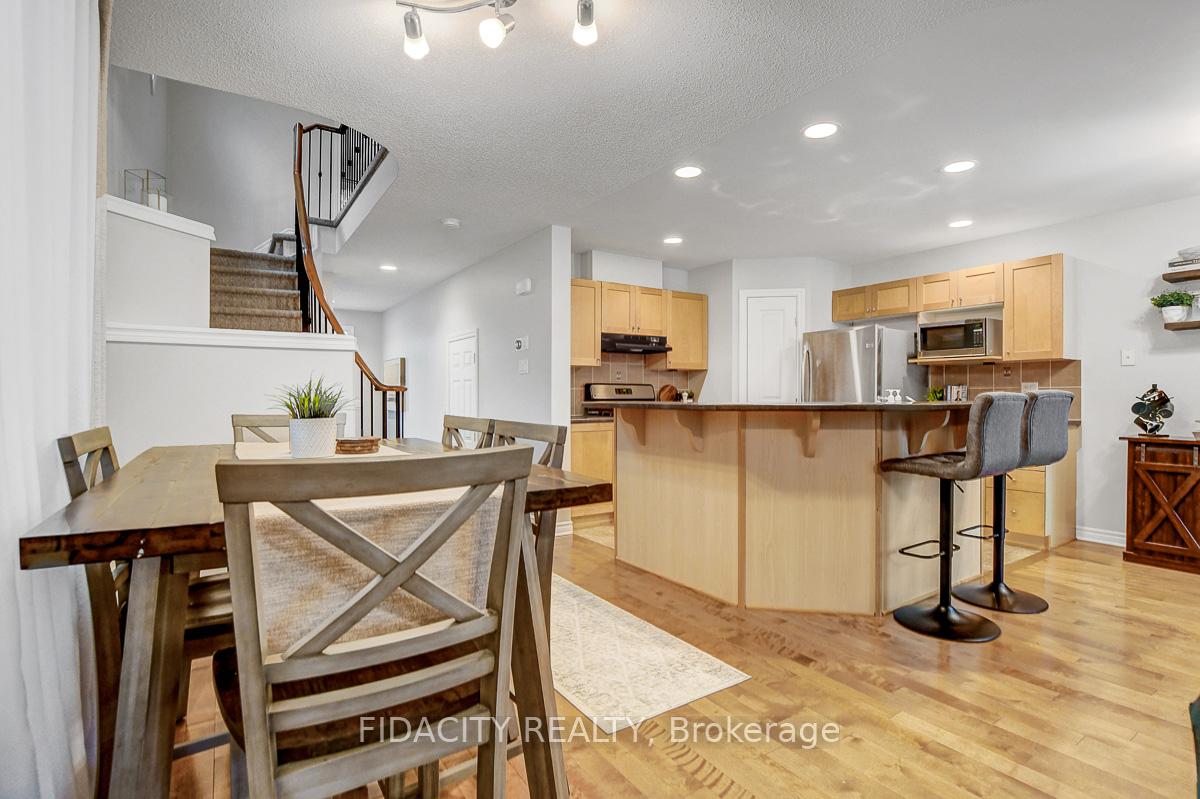 Photo 6 of 226 Saddlesmith Circle, Ottawa, Kanata - Emerald Meadows/Trailwest — HOMEH