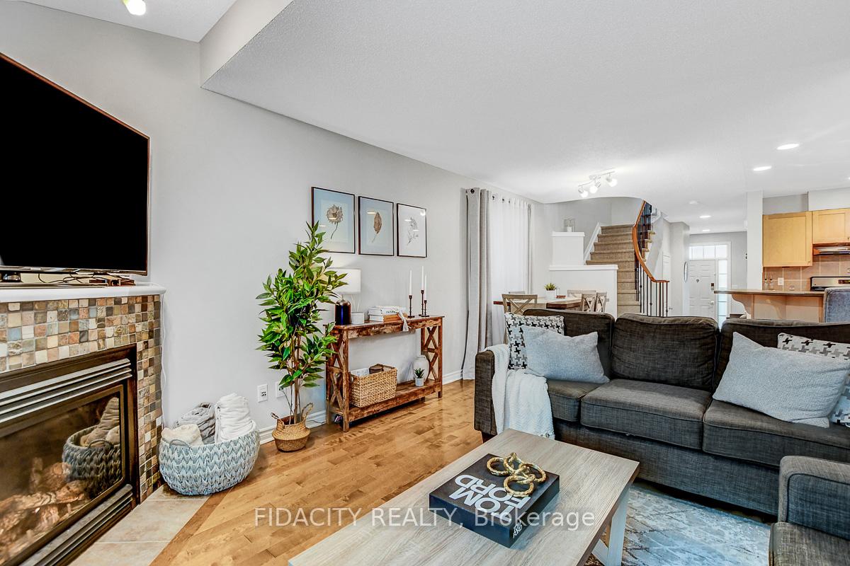 Photo 9 of 226 Saddlesmith Circle, Ottawa, Kanata - Emerald Meadows/Trailwest — HOMEH