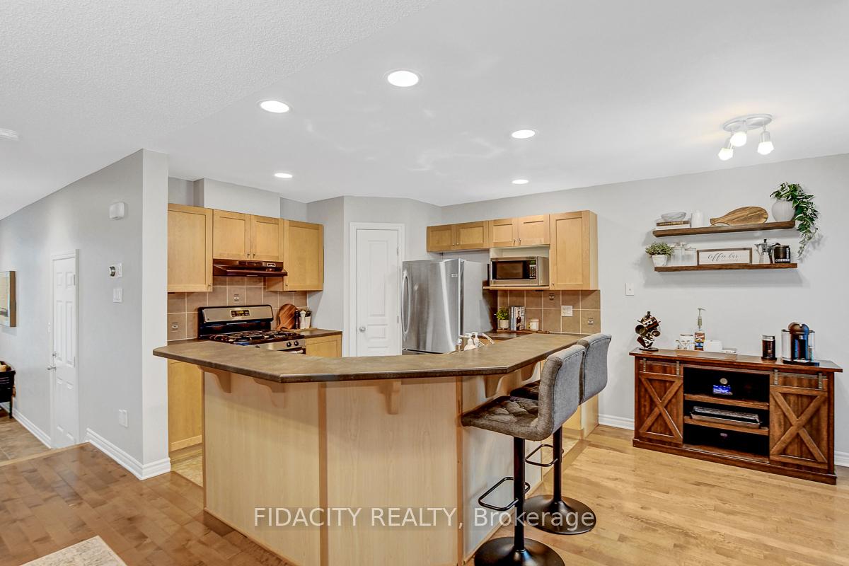Photo 10 of 226 Saddlesmith Circle, Ottawa, Kanata - Emerald Meadows/Trailwest — HOMEH