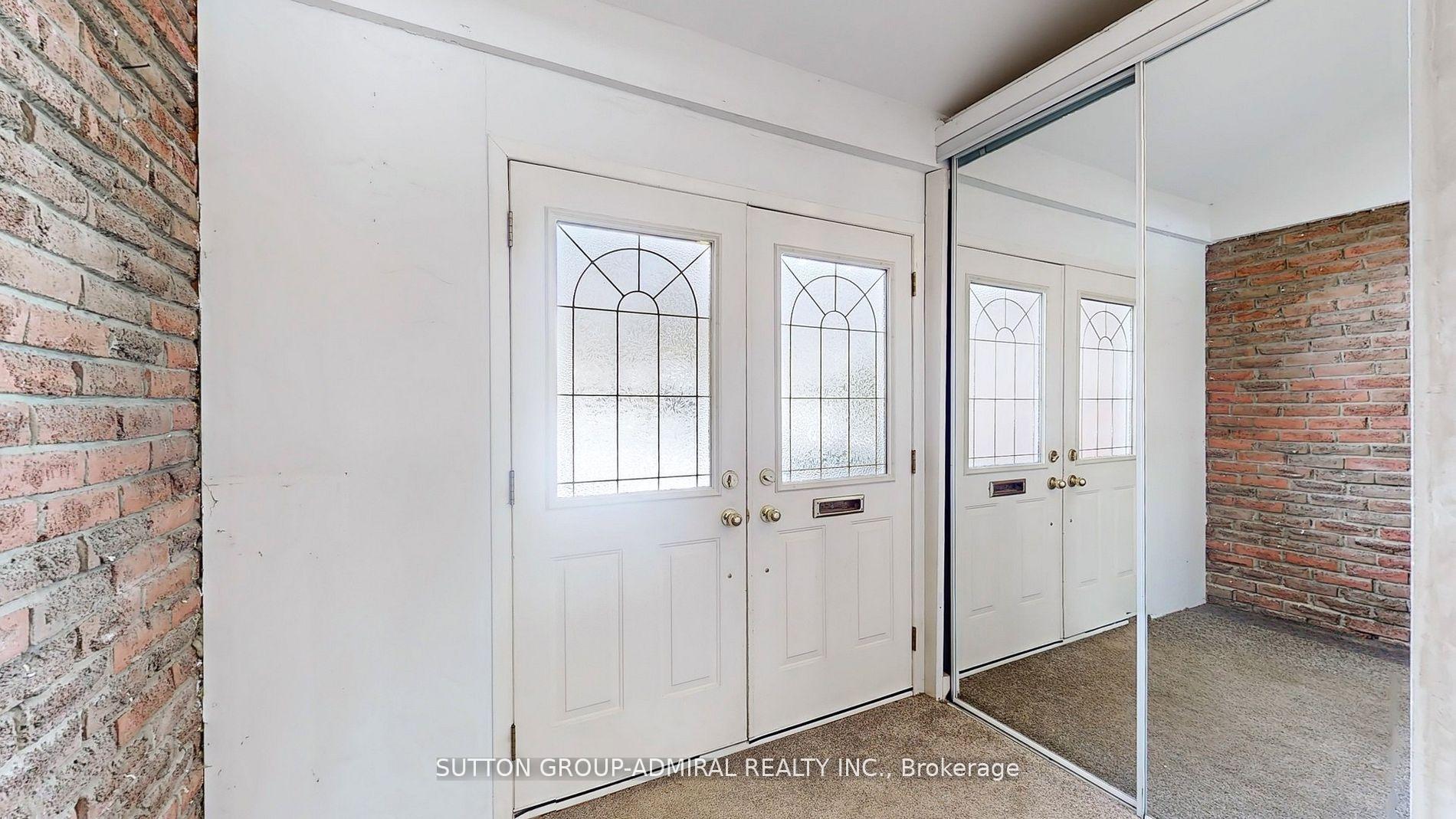Photo 5 of 93 Kirk Drive, Markham, Royal Orchard — HOMEH