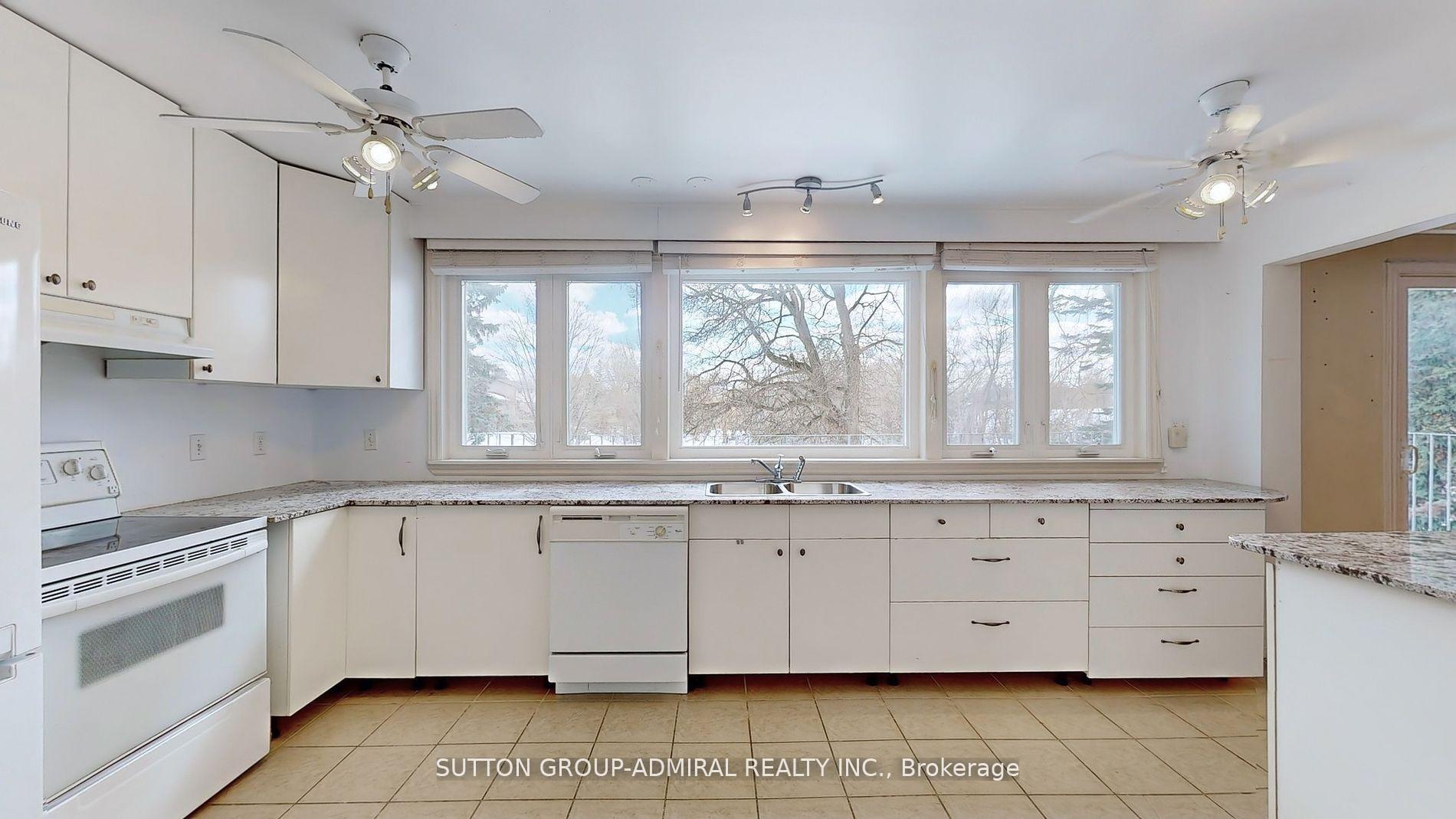 Photo 6 of 93 Kirk Drive, Markham, Royal Orchard — HOMEH