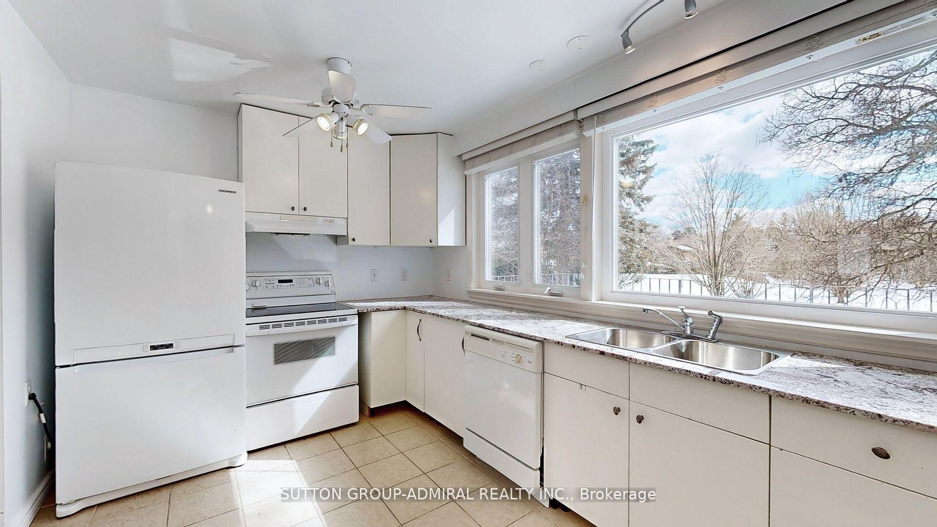 Photo 8 of 93 Kirk Drive, Markham, Royal Orchard — HOMEH