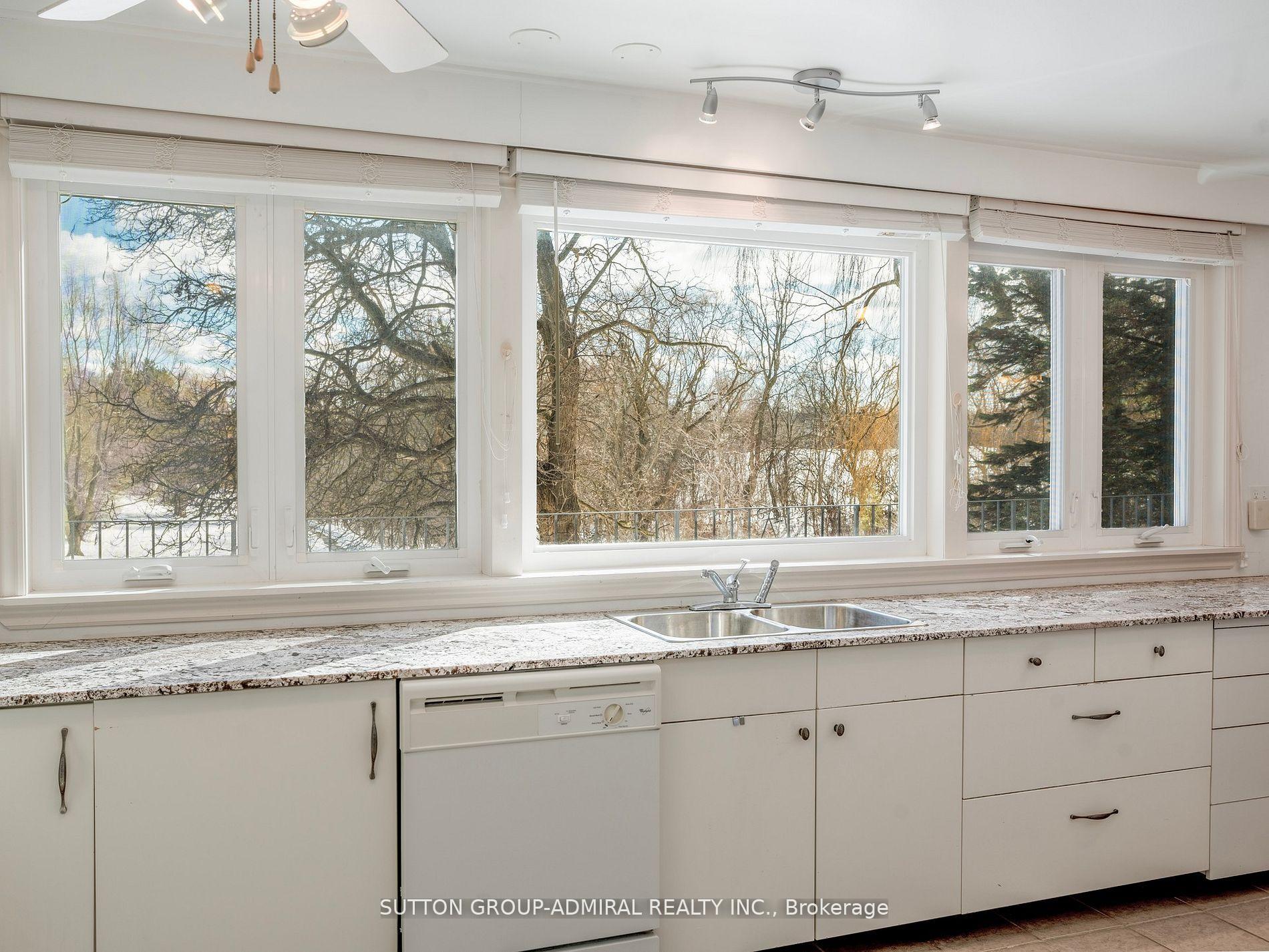 Photo 10 of 93 Kirk Drive, Markham, Royal Orchard — HOMEH