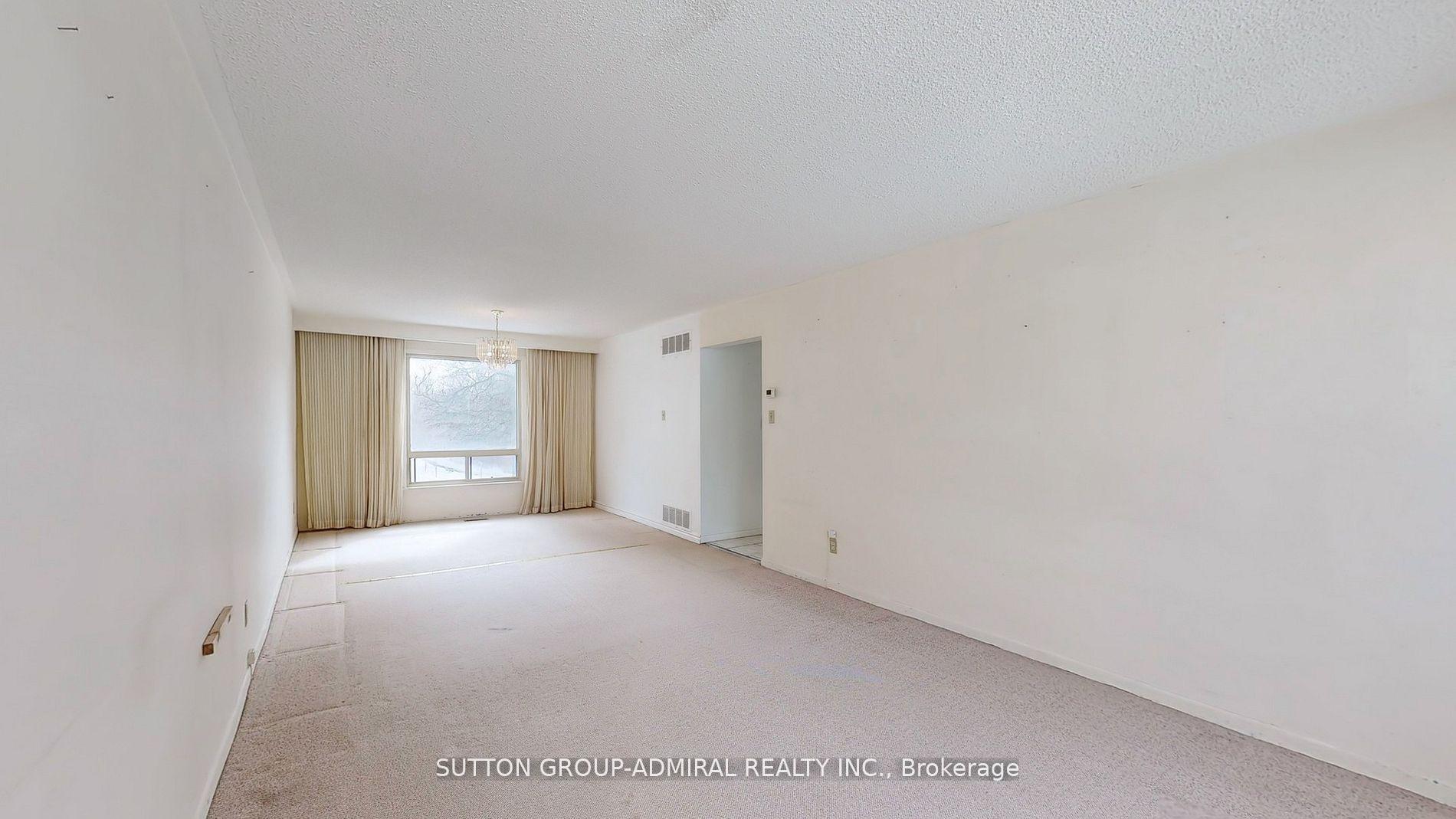 Photo 17 of 93 Kirk Drive, Markham, Royal Orchard — HOMEH
