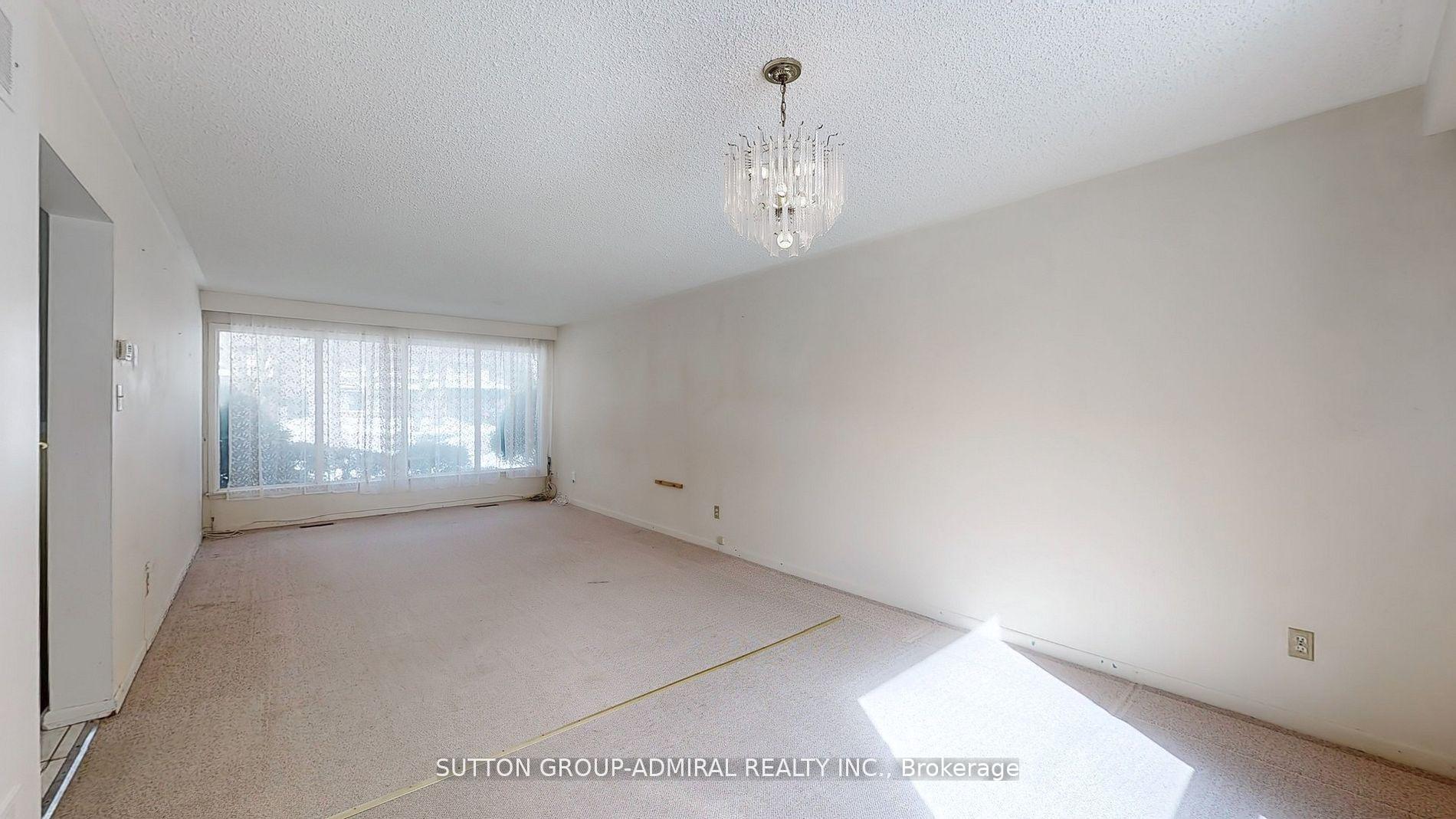 Photo 21 of 93 Kirk Drive, Markham, Royal Orchard — HOMEH