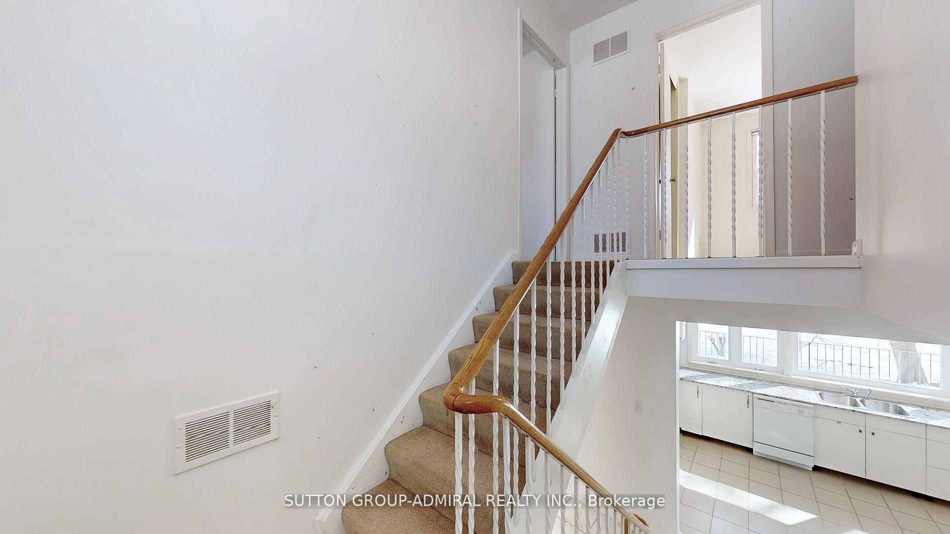 Photo 26 of 93 Kirk Drive, Markham, Royal Orchard — HOMEH