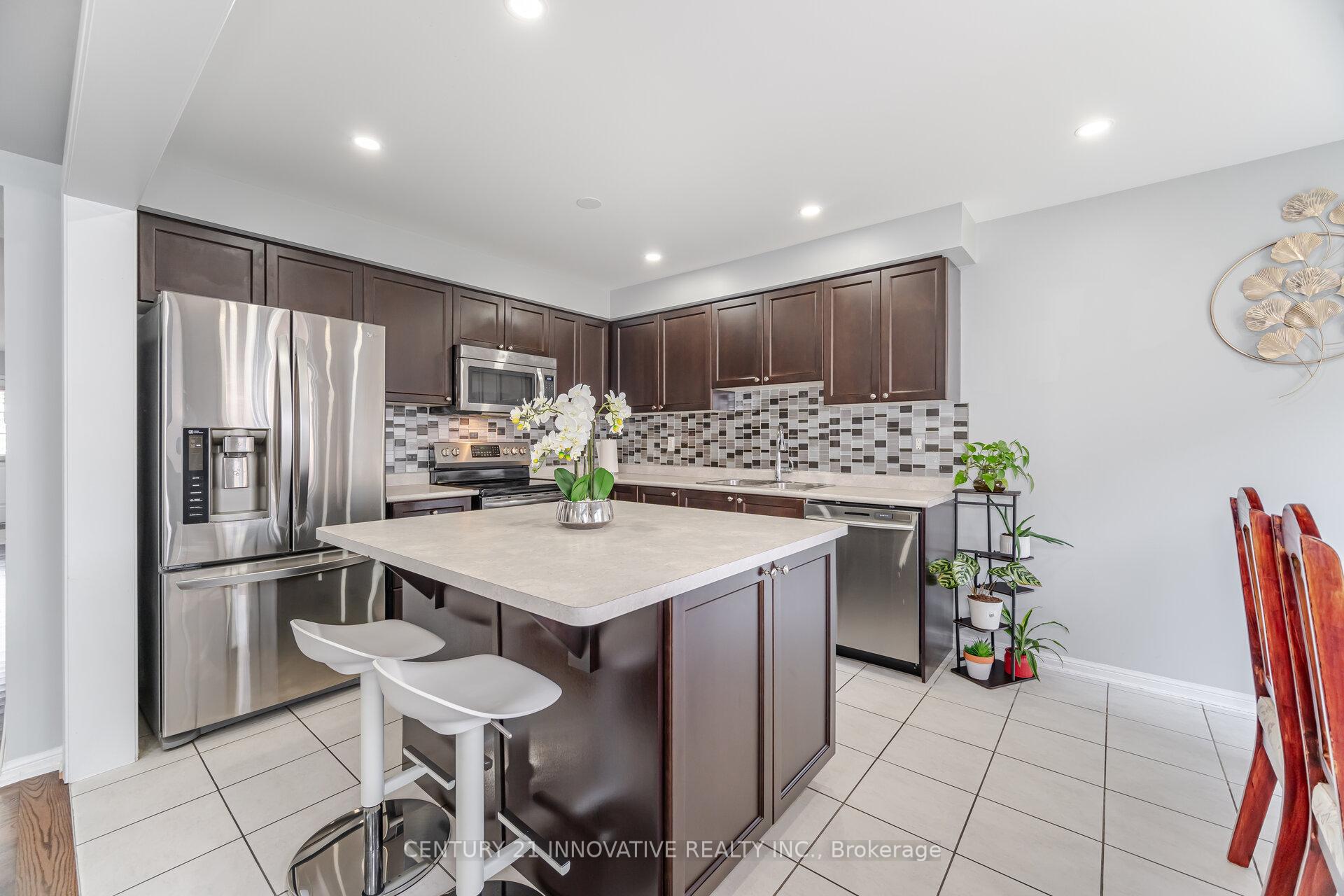 Photo 5 of 909 Asleton Boulevard, Milton, Willmott — HOMEH