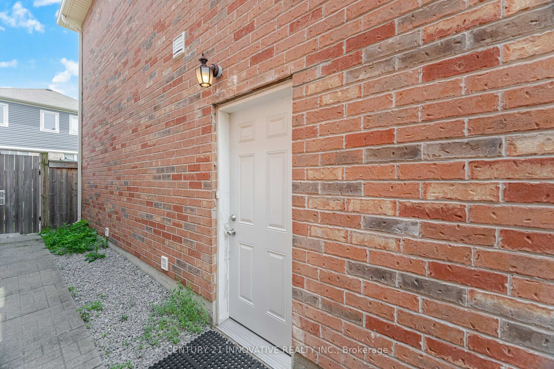 Photo 13 of 909 Asleton Boulevard, Milton, Willmott — HOMEH