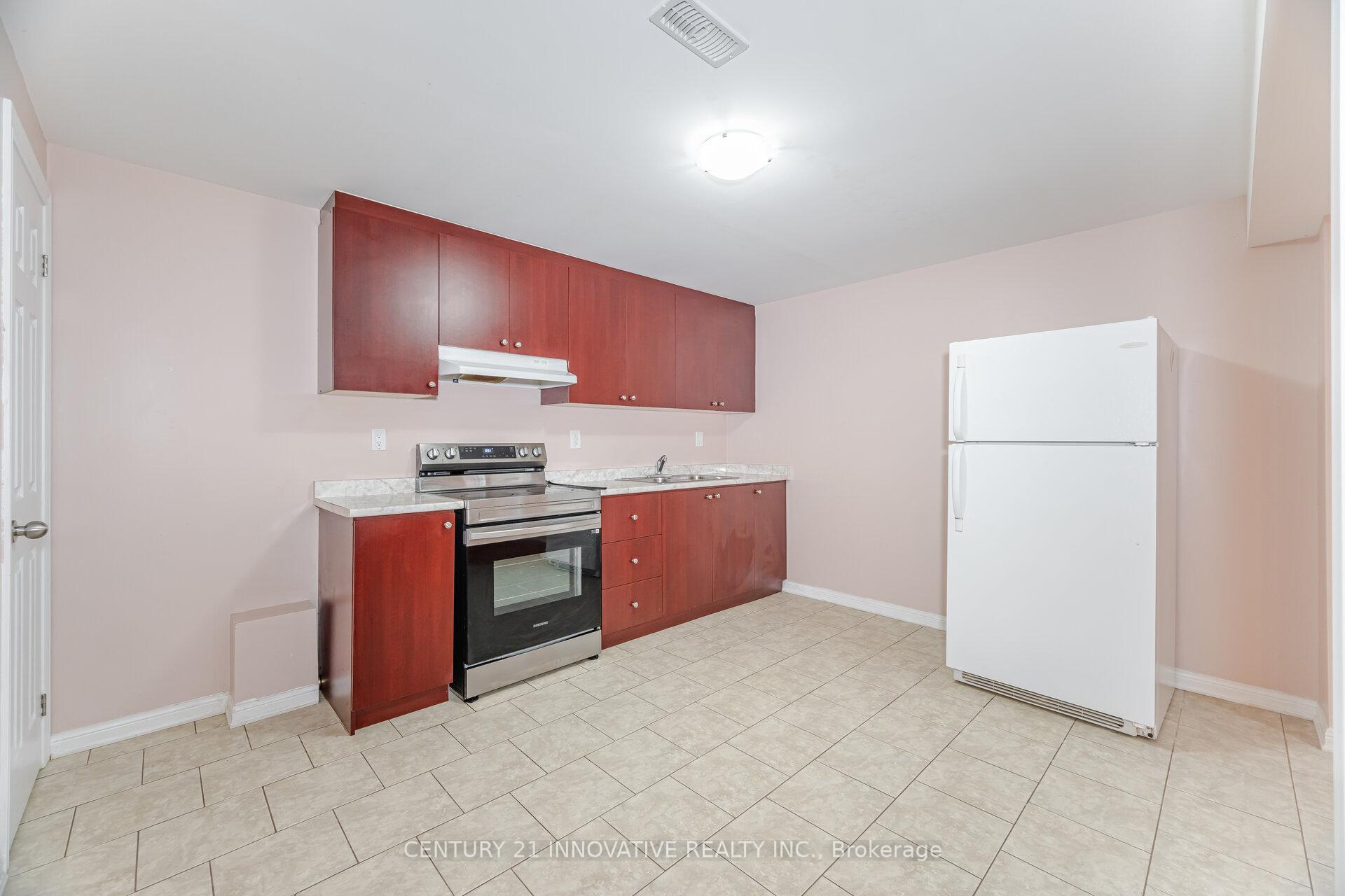 Photo 15 of 909 Asleton Boulevard, Milton, Willmott — HOMEH