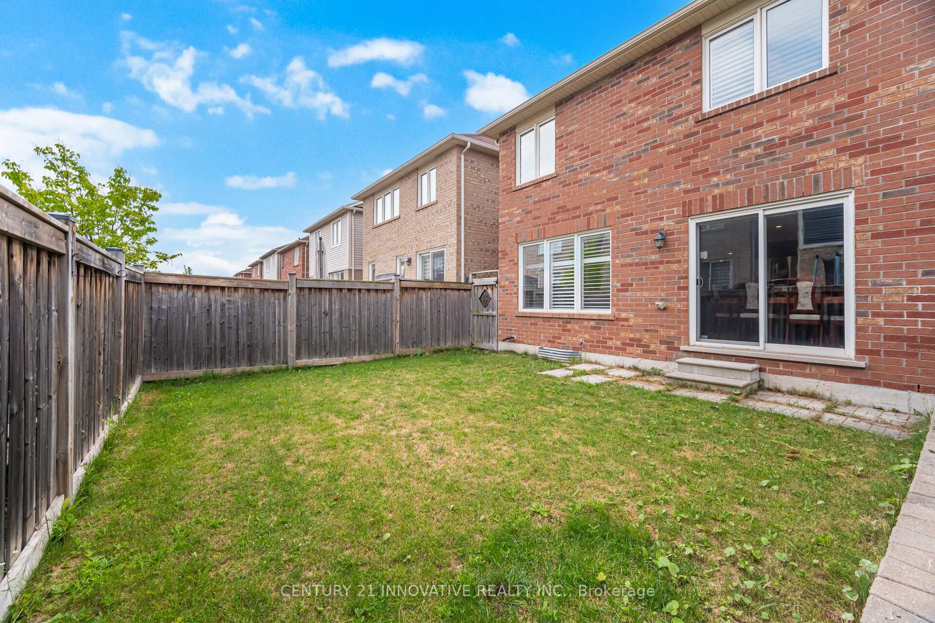 Photo 18 of 909 Asleton Boulevard, Milton, Willmott — HOMEH