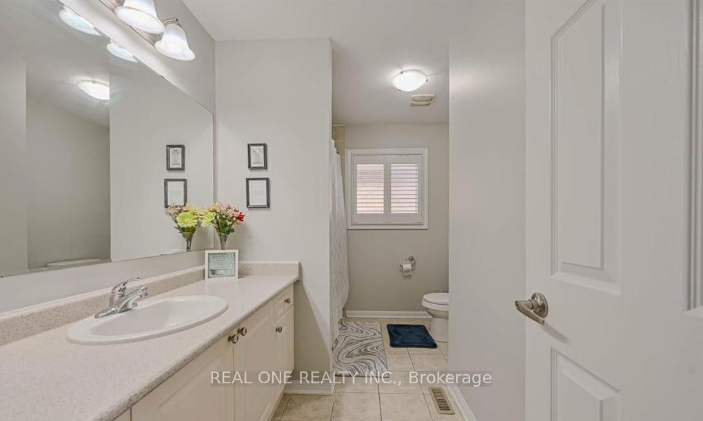 Photo 2 of Unit Upper, 875 Jackman Gate, Milton, Coates — HOMEH