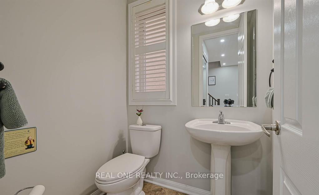 Photo 8 of Unit Upper, 875 Jackman Gate, Milton, Coates — HOMEH