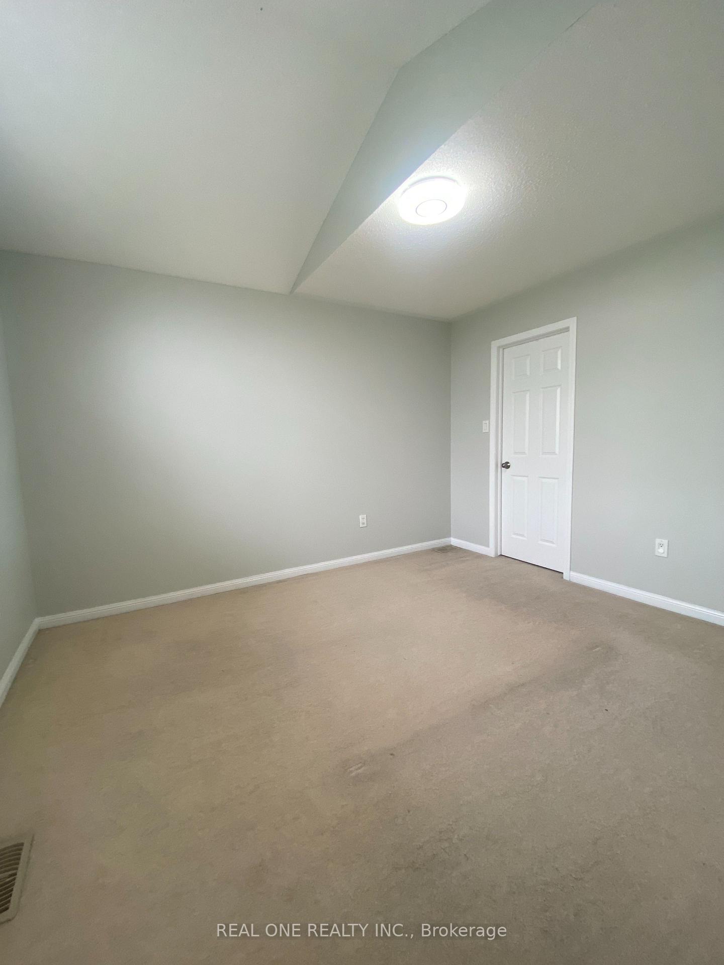 Photo 9 of Unit Upper, 875 Jackman Gate, Milton, Coates — HOMEH