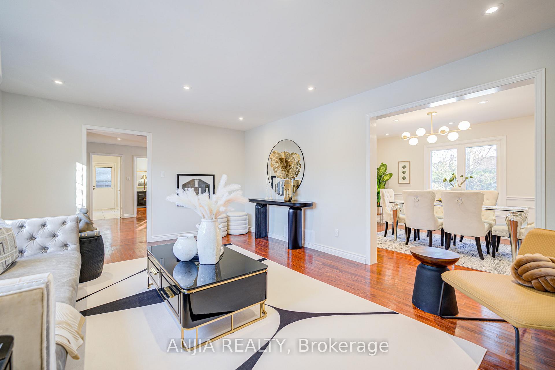 Photo 5 of 139 Briarwood Road, Markham, Unionville — HOMEH