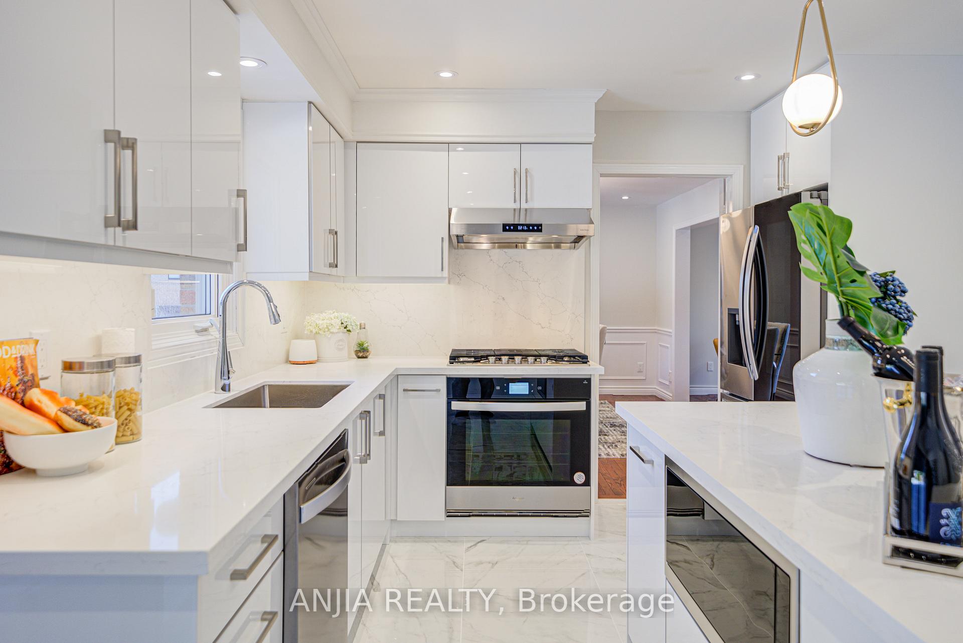 Photo 9 of 139 Briarwood Road, Markham, Unionville — HOMEH